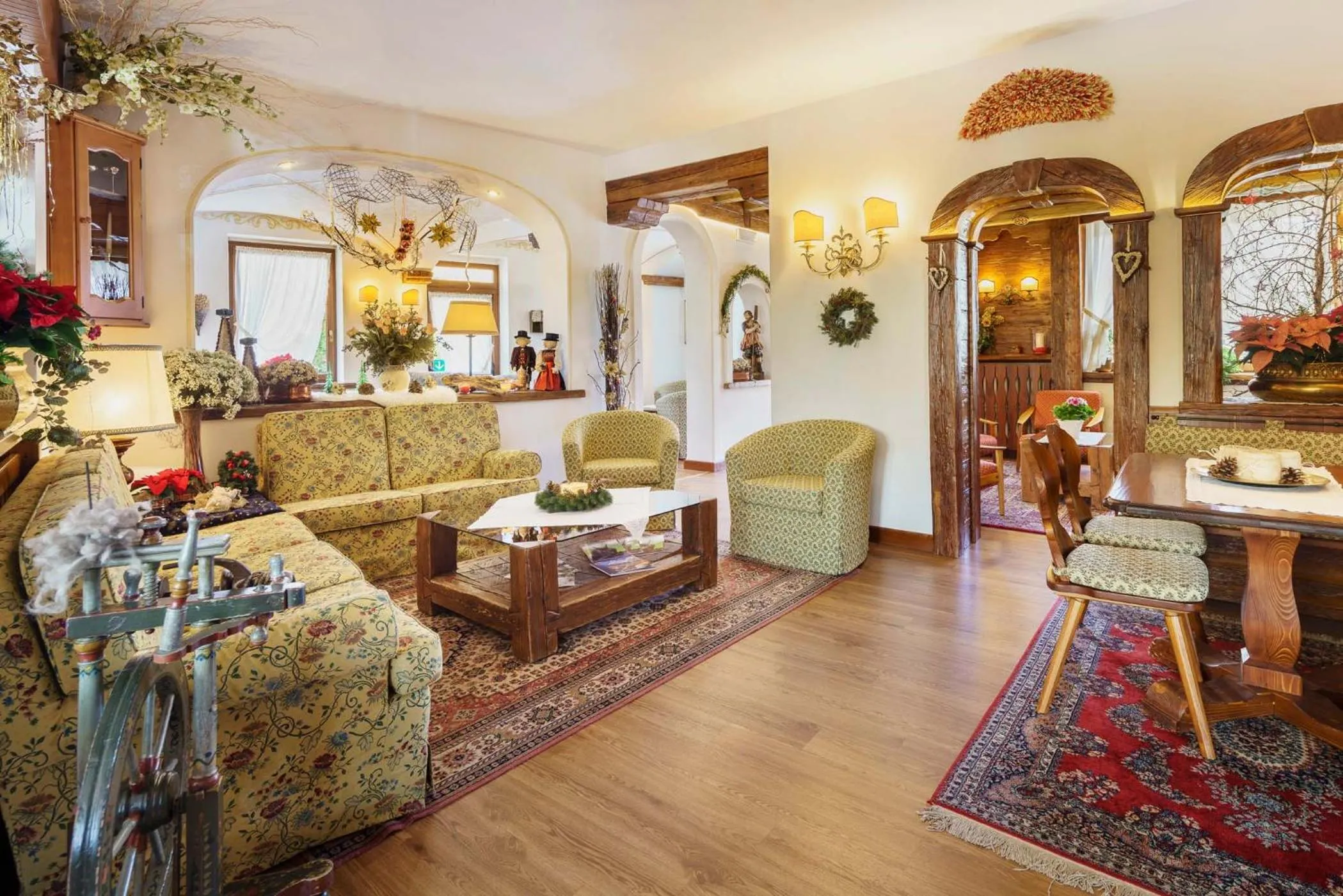 Communal lounge/ TV room in Hotel Columbia & Spa