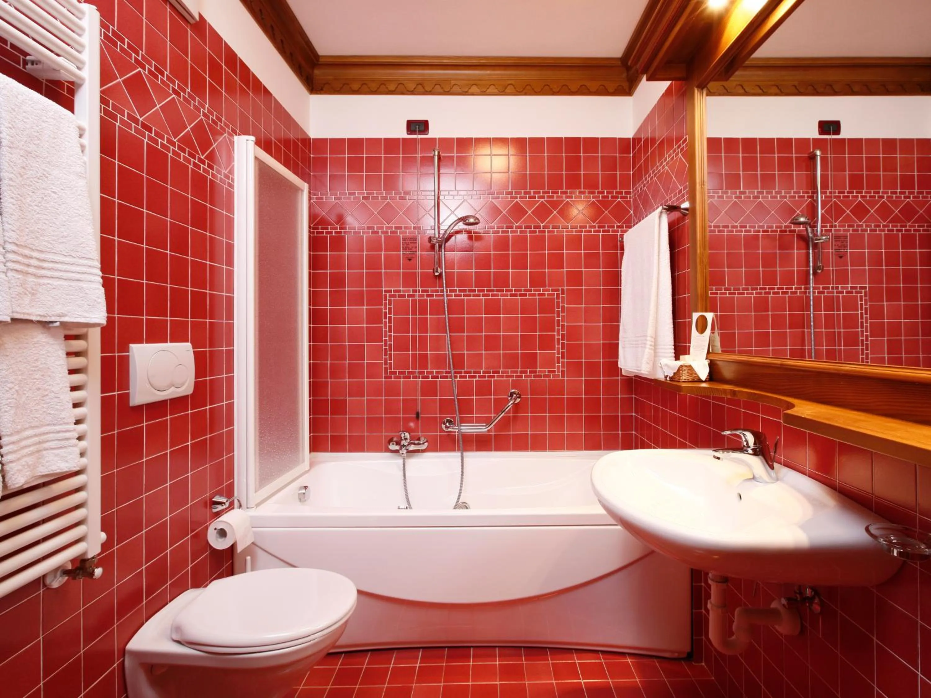 Photo of the whole room in Hotel Columbia & Spa