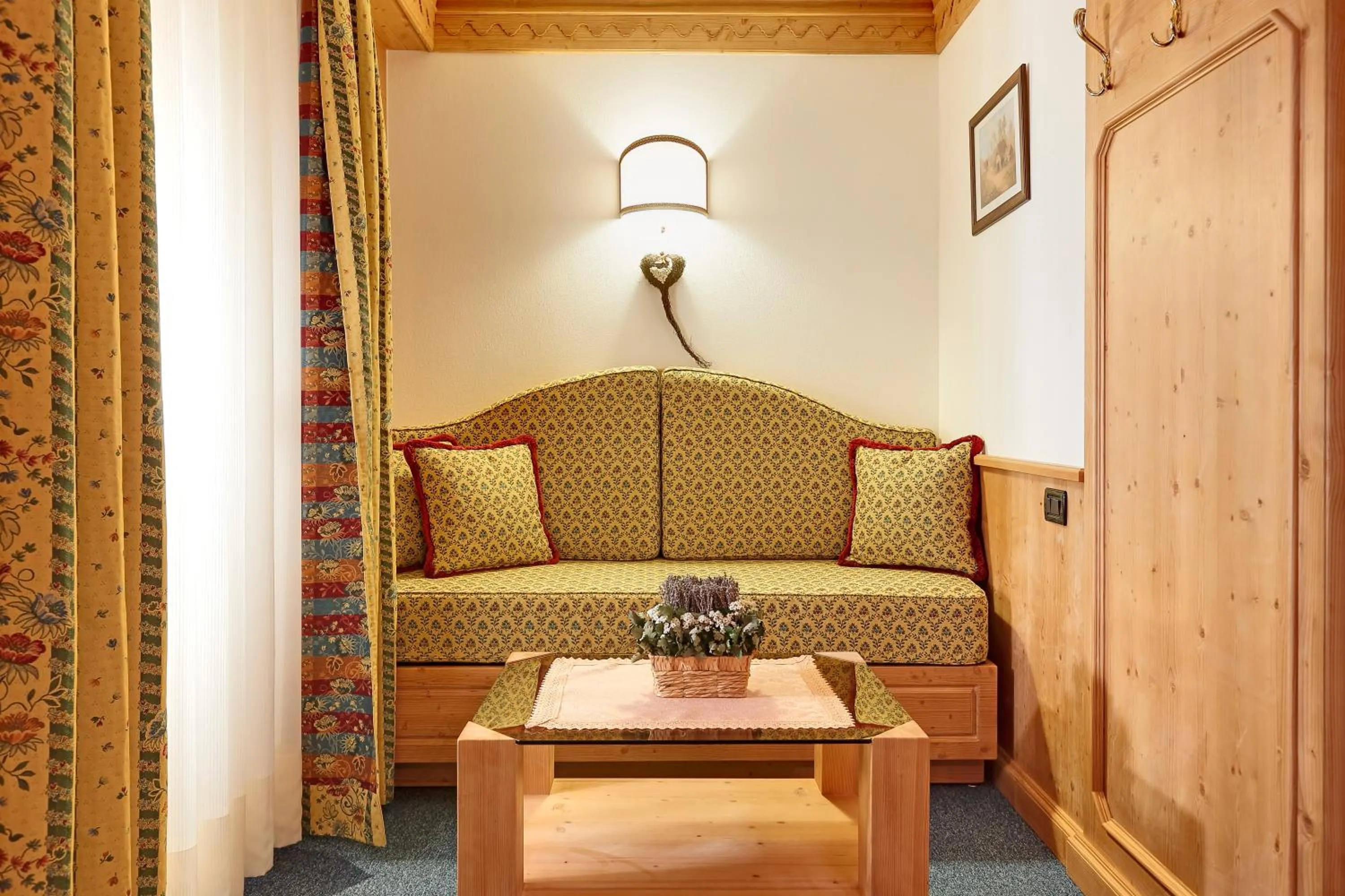 Seating area in Hotel Columbia & Spa