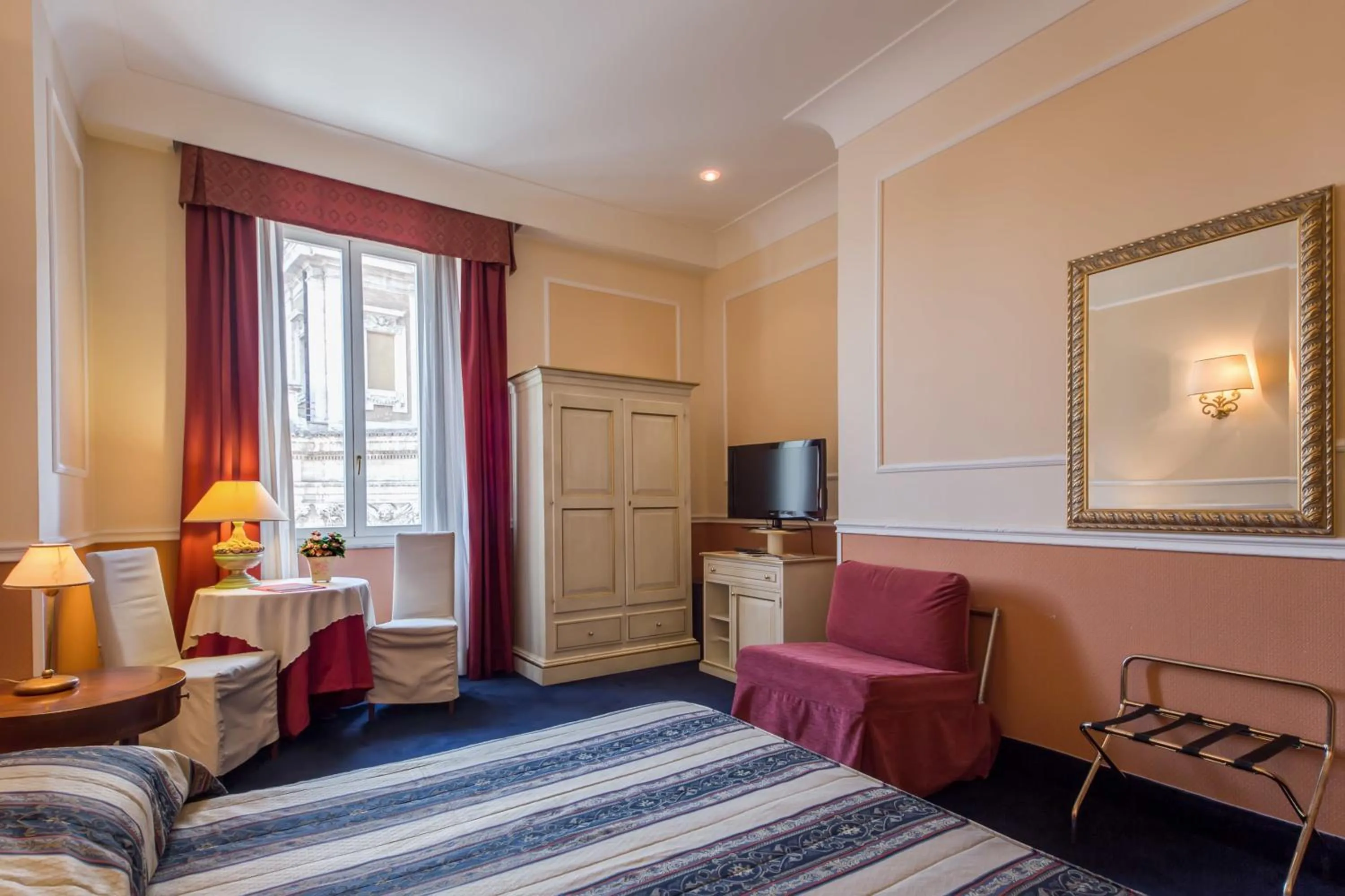 Day, Bed in Relais Hotel Antico Palazzo Rospigliosi