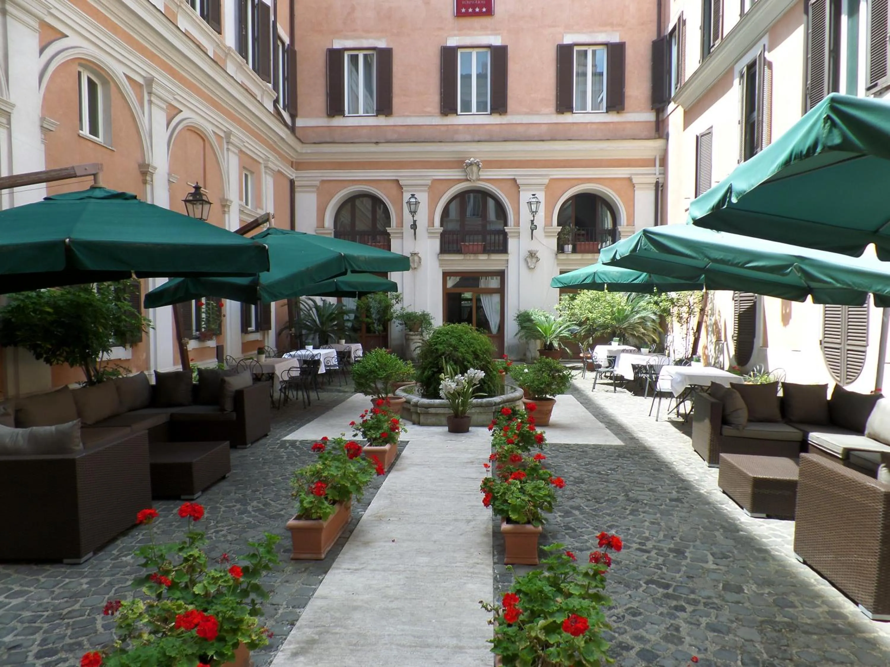Garden in Relais Hotel Antico Palazzo Rospigliosi
