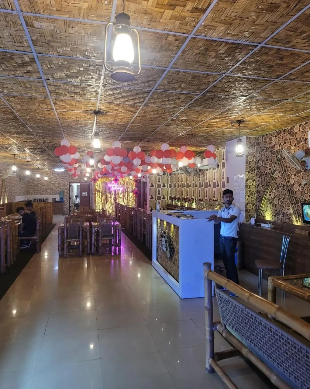 Restaurant/places to eat in Hotel Haveli Palace