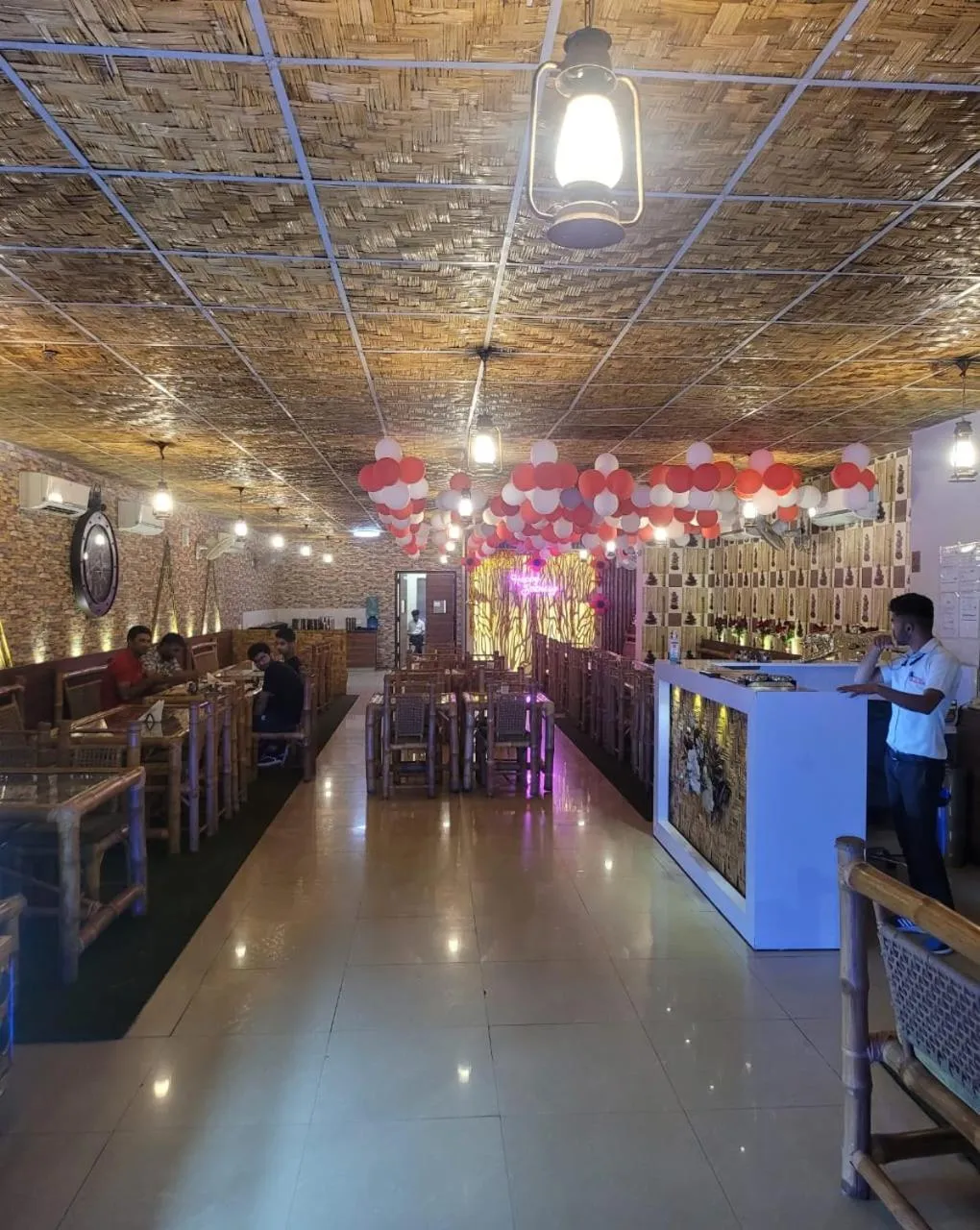 Restaurant/places to eat in Hotel Haveli Palace