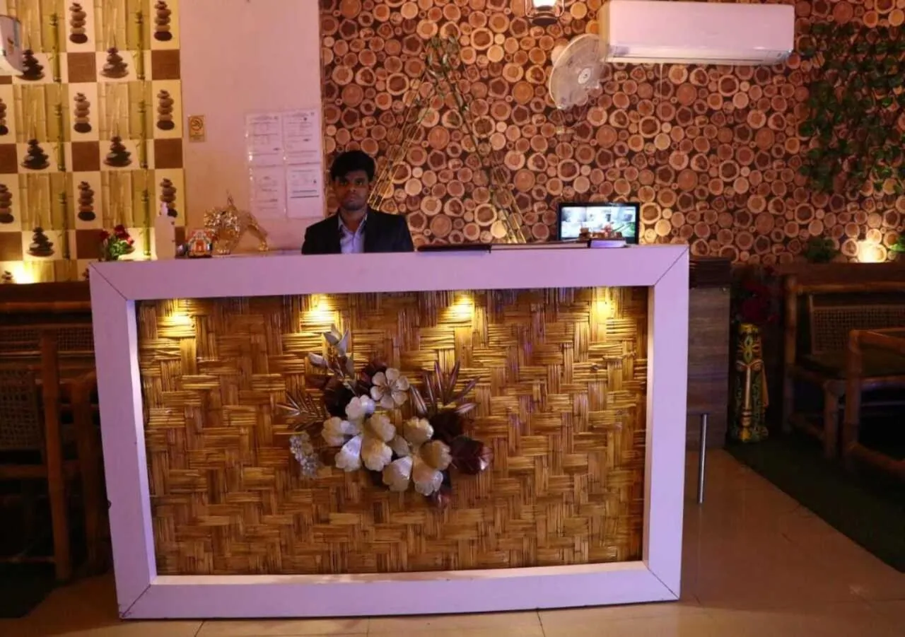 Restaurant/places to eat in Hotel Haveli Palace