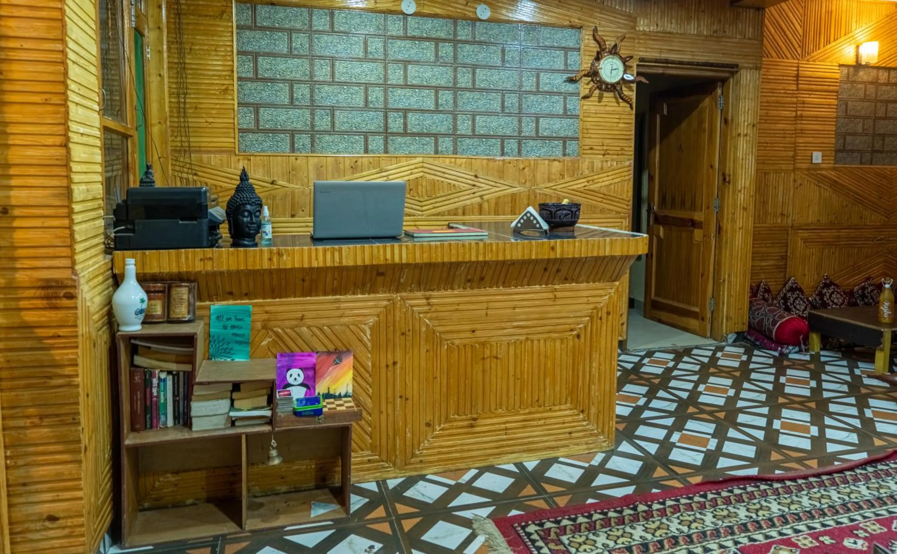 Lobby or reception in indian backpackers hostel