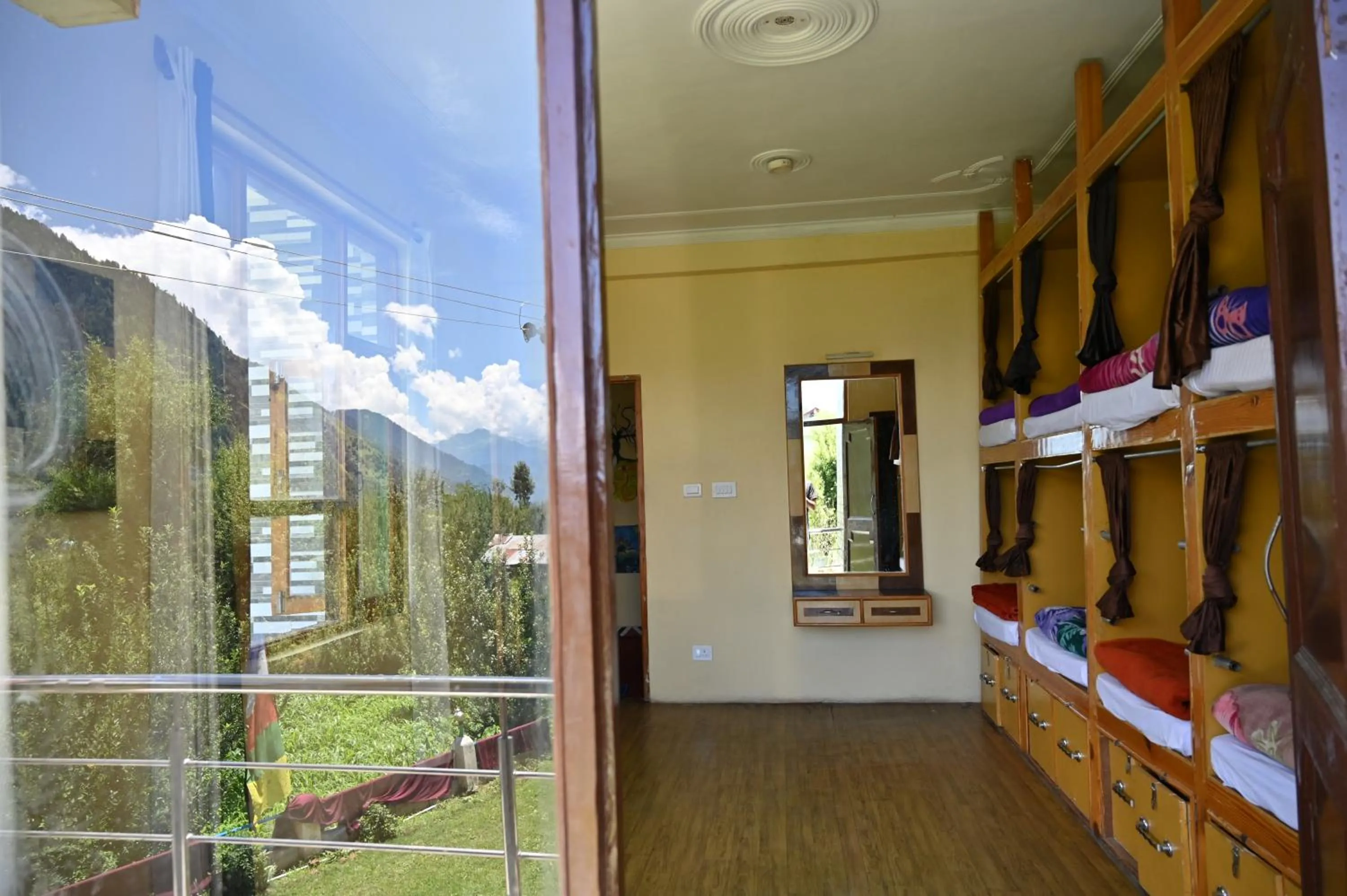 Bed in indian backpackers hostel