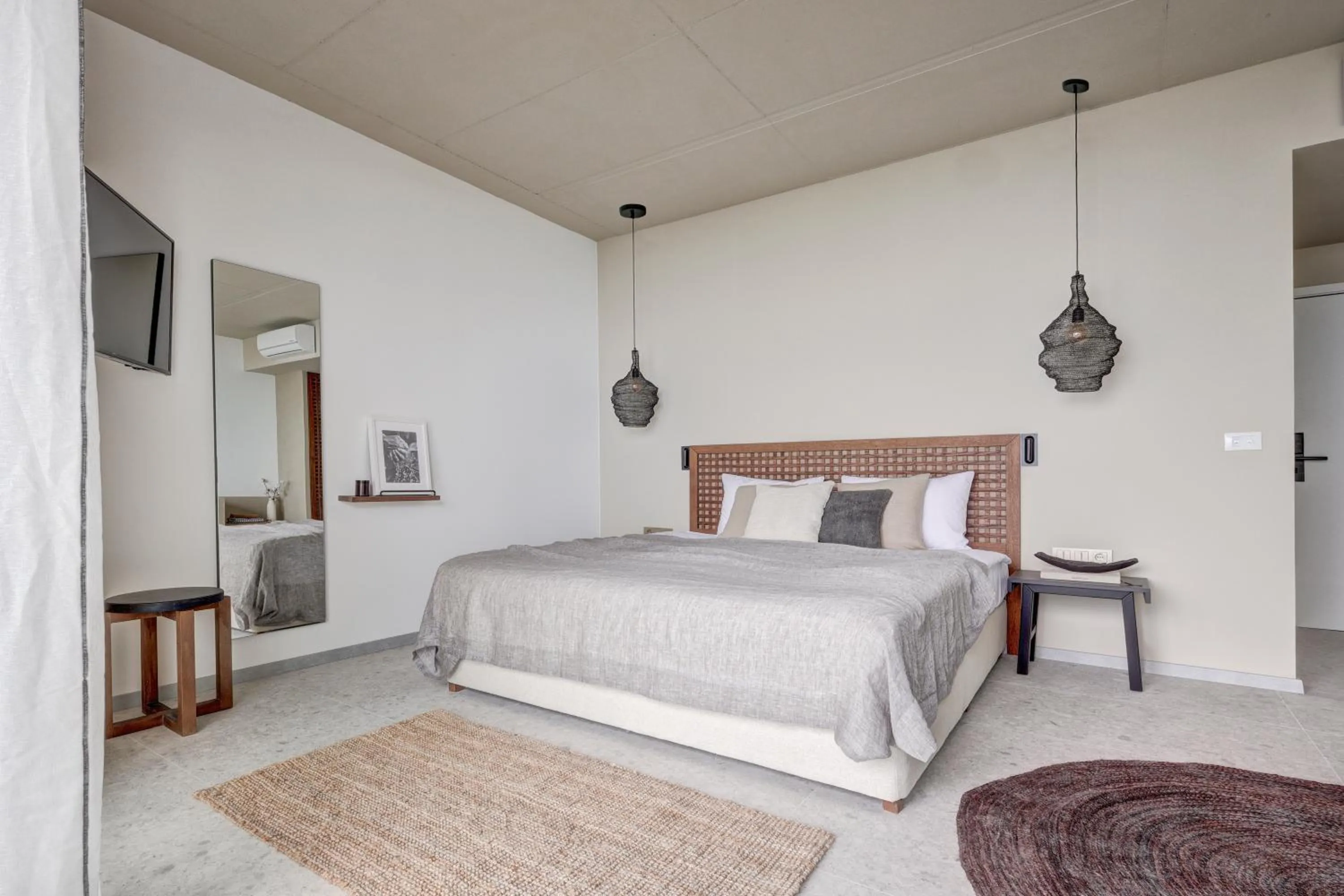 Bedroom in Umani Hotel - Free Beach - Free Parking