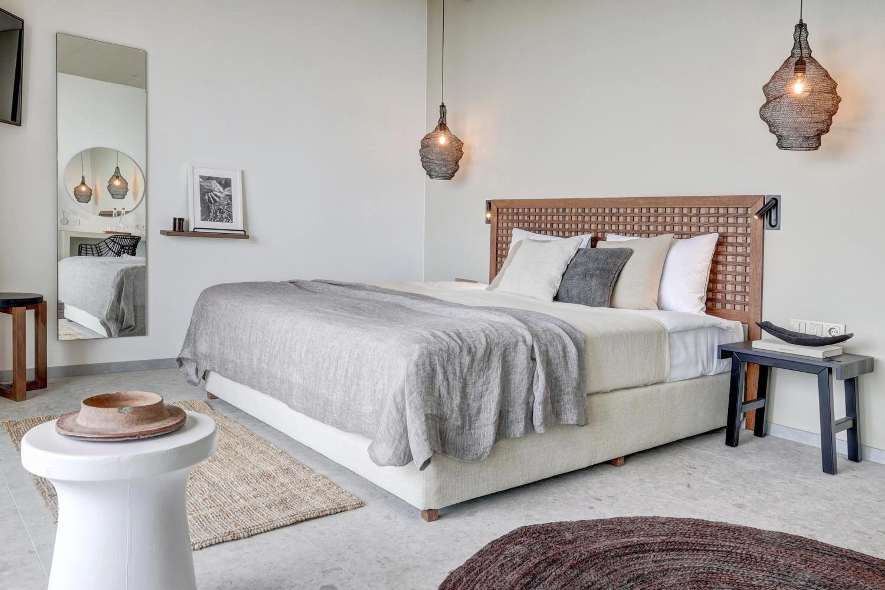 Bed in Umani Hotel - Free Beach - Free Parking