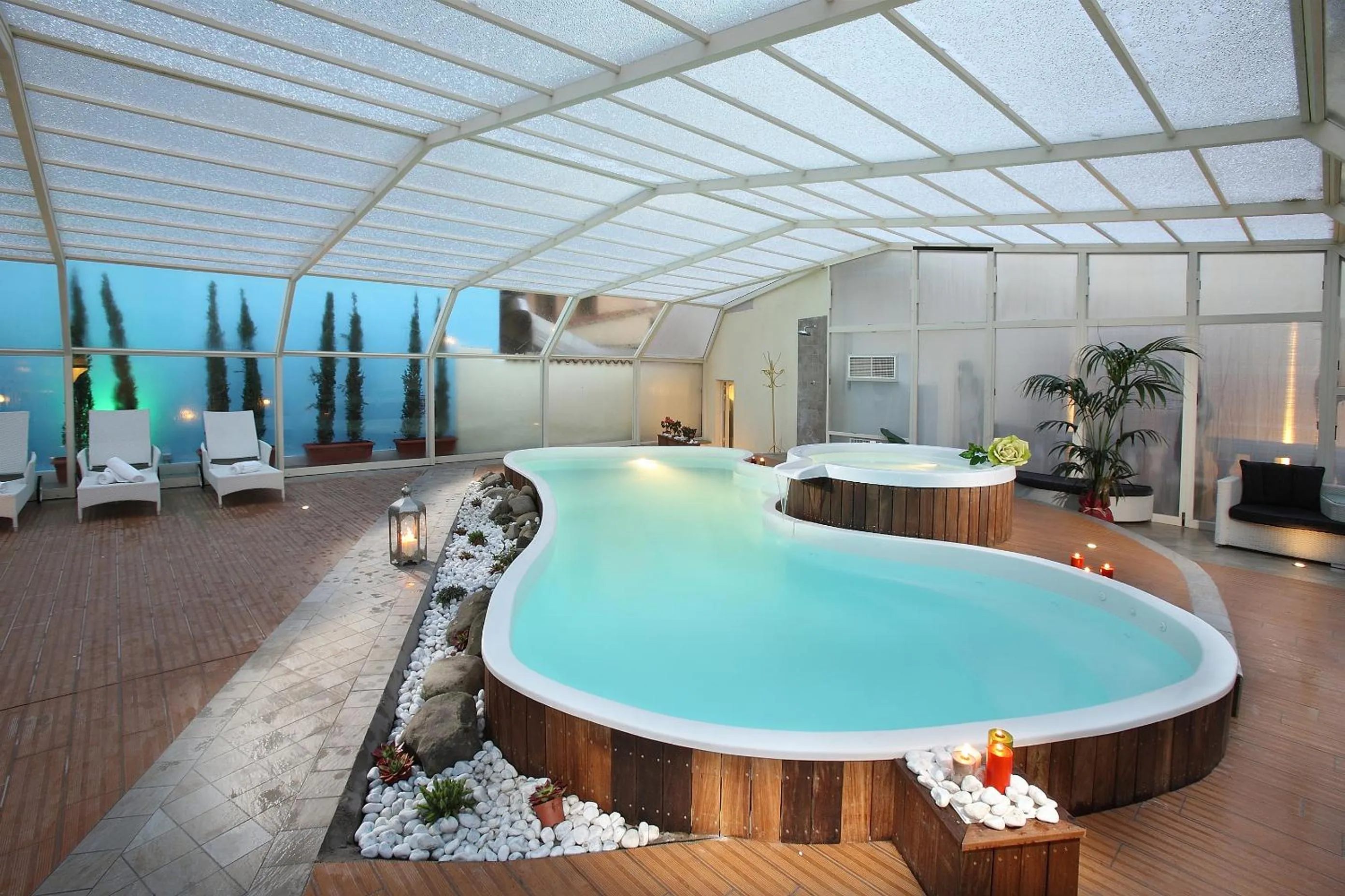 Hot Tub in Hotel Manzoni Wellness&Spa