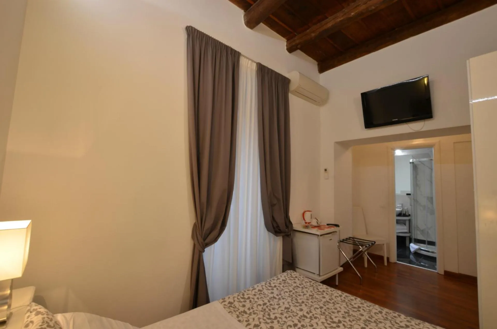 Photo of the whole room, Bed in Notti A Roma