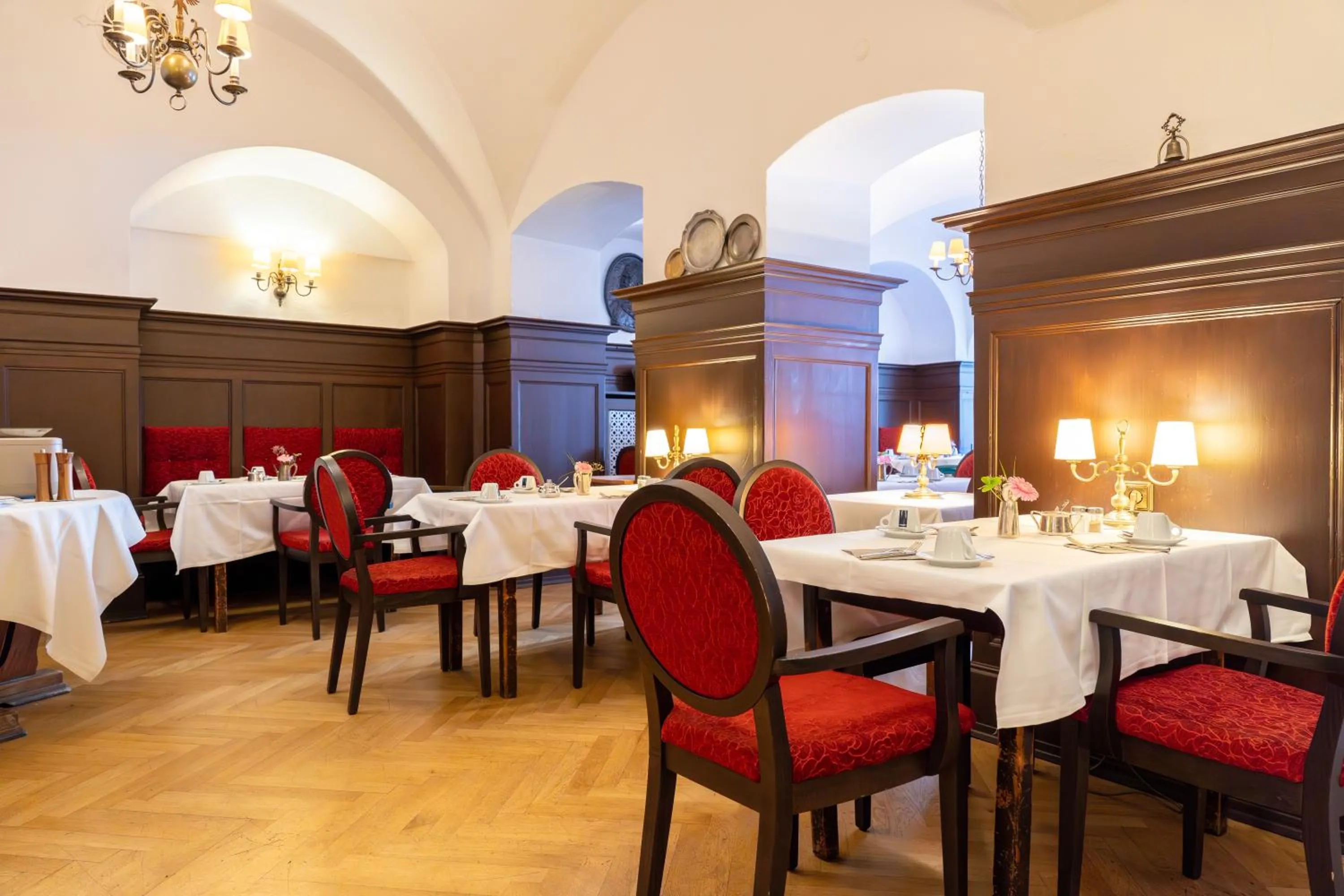 Restaurant/places to eat in Hotel zum Ritter