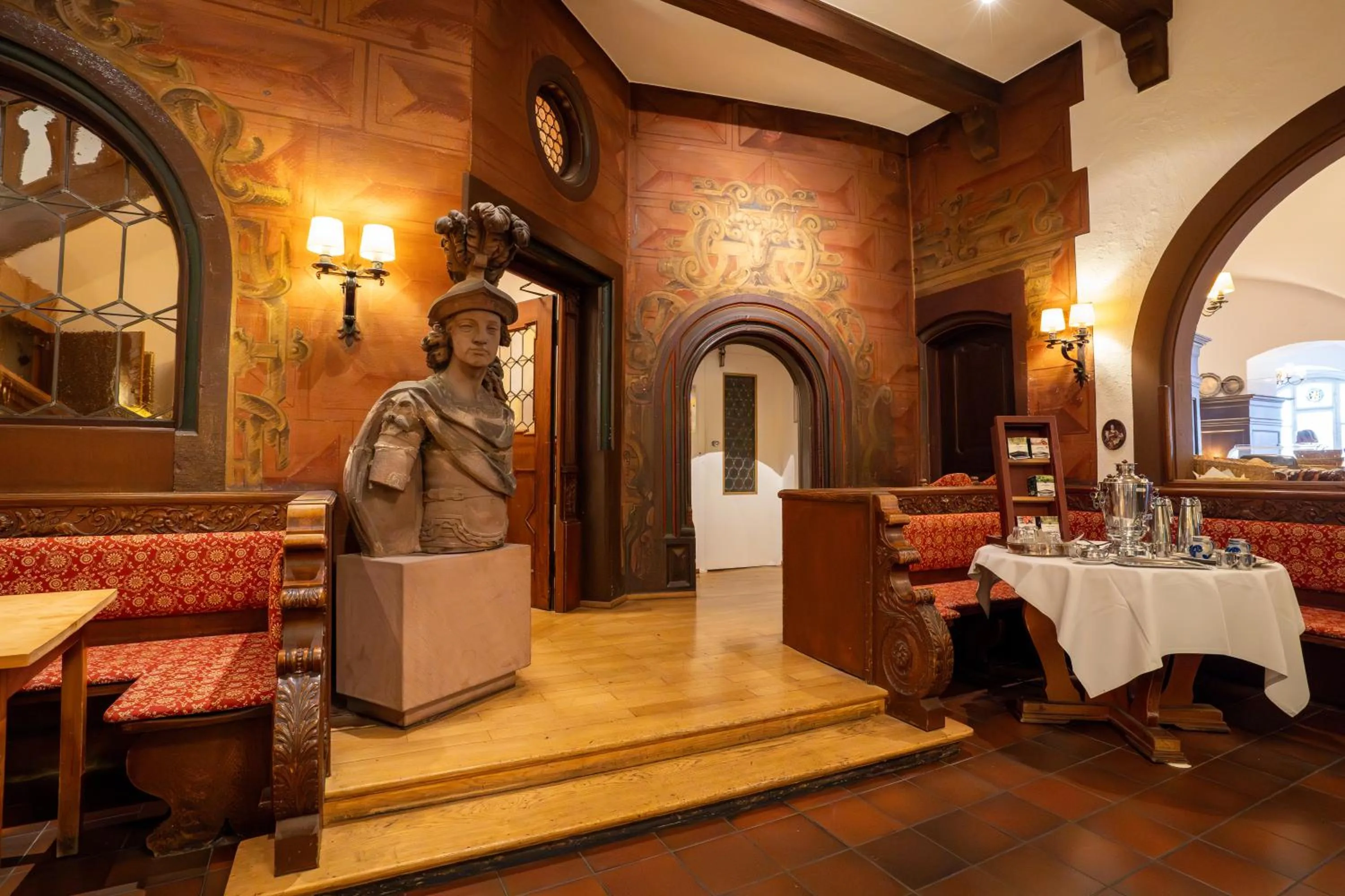 Restaurant/places to eat in Hotel zum Ritter