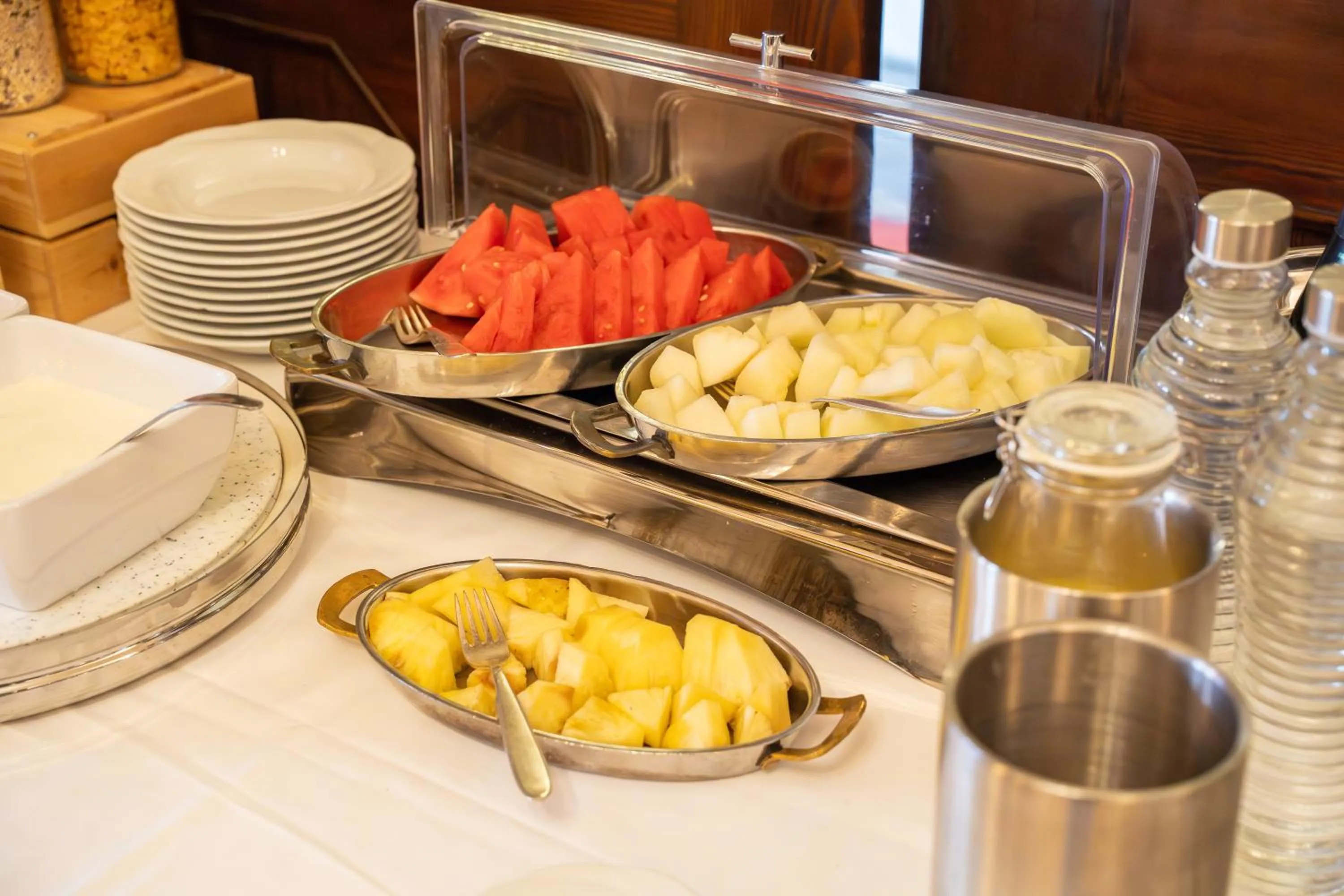 Buffet breakfast in Hotel zum Ritter