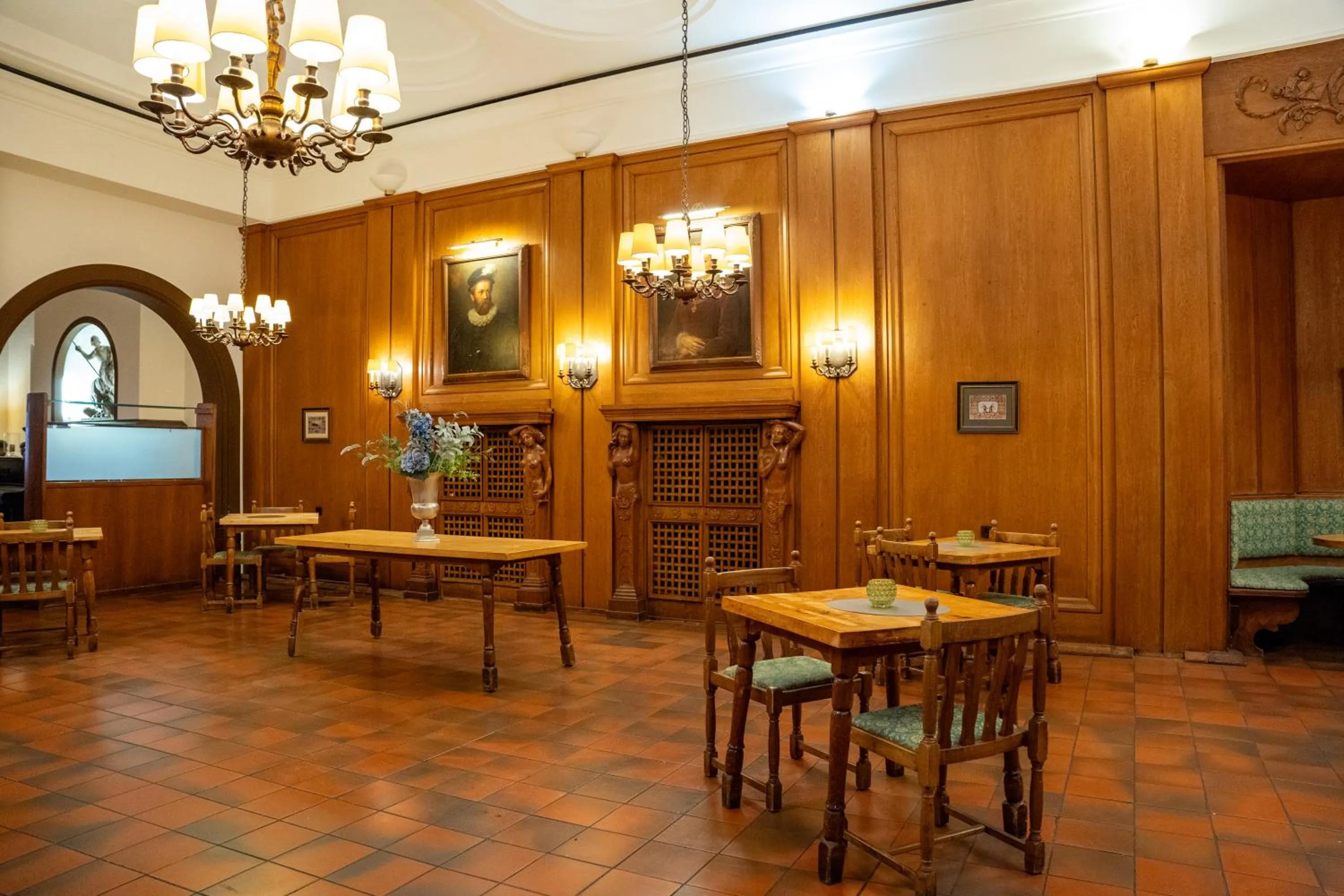 Restaurant/places to eat in Hotel zum Ritter