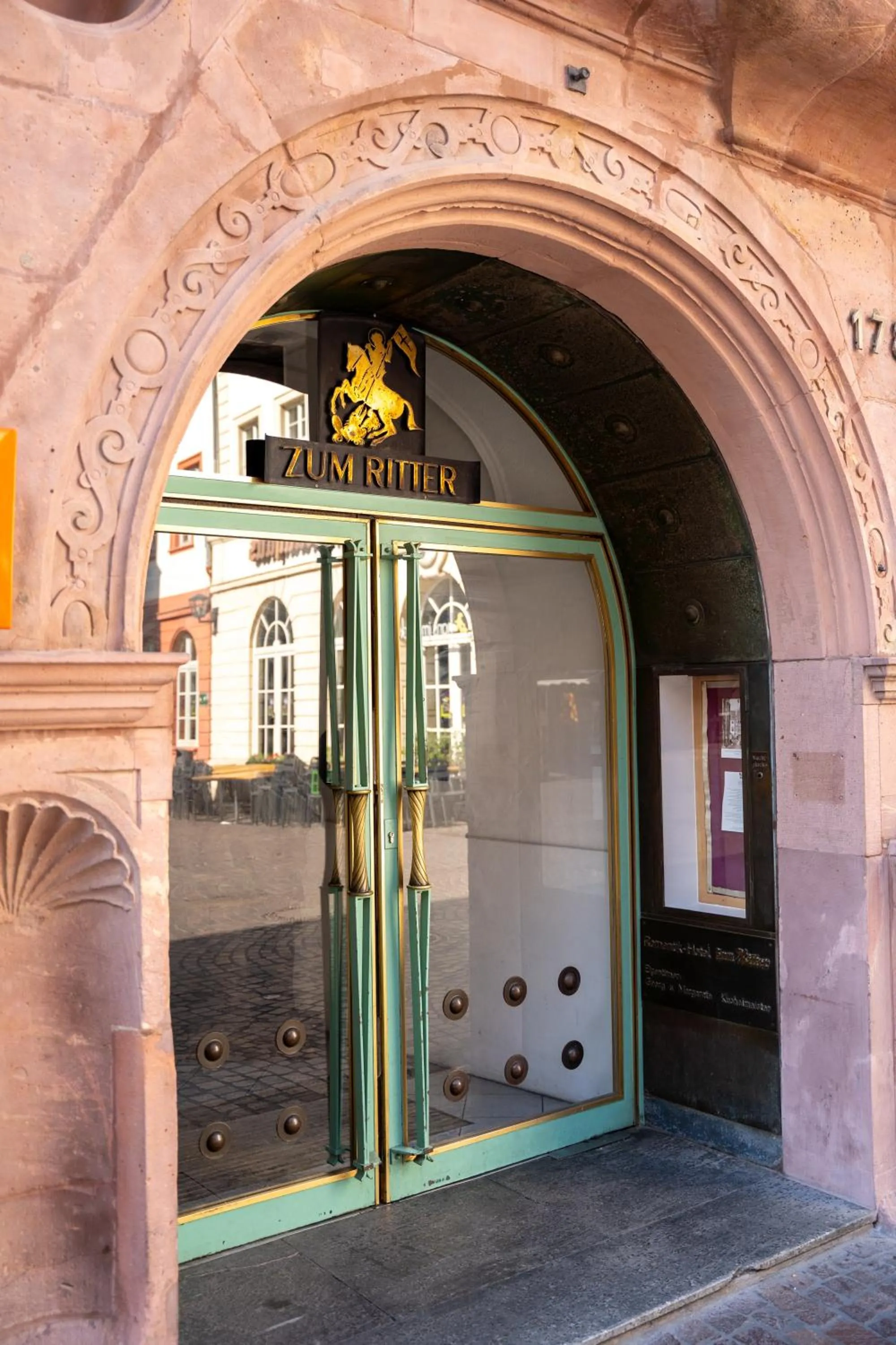 Facade/entrance in Hotel zum Ritter