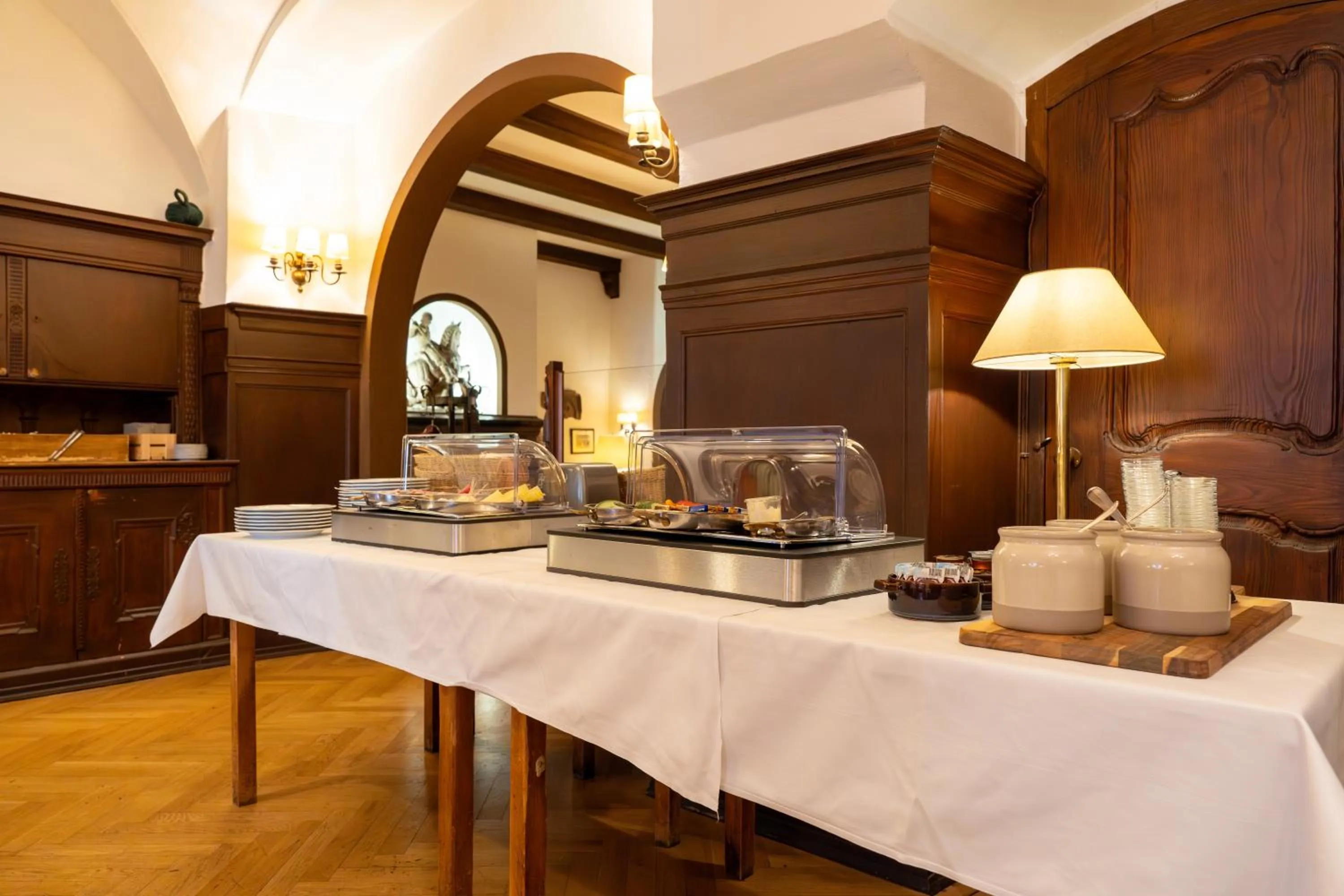 Buffet breakfast in Hotel zum Ritter