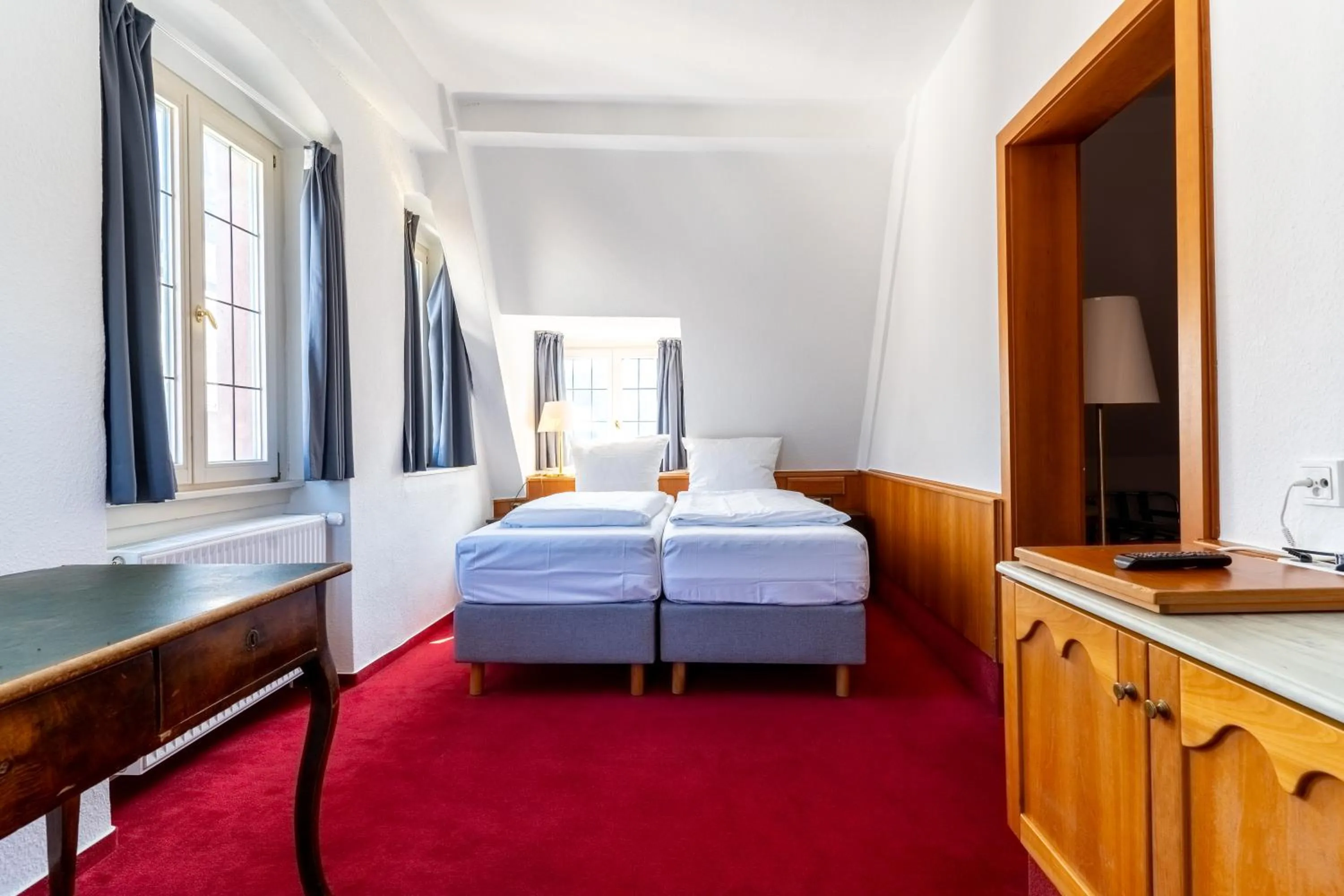 Bedroom, Bed in Hotel zum Ritter