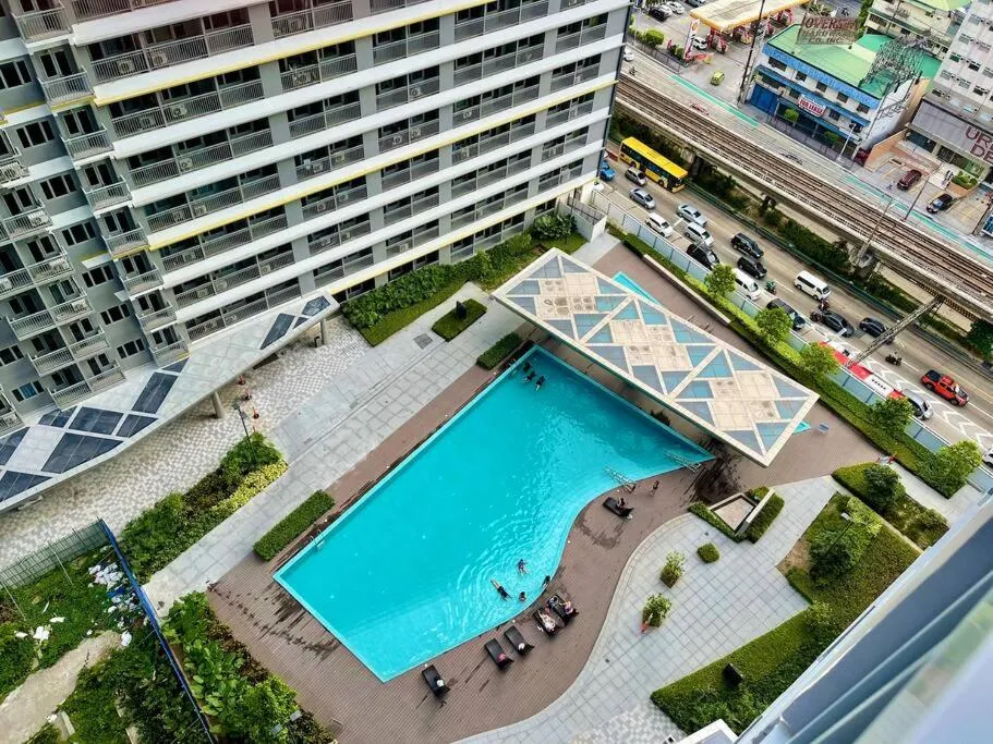Swimming pool in 1BR Suite near Megamall, Boni & Shaw MRT Station