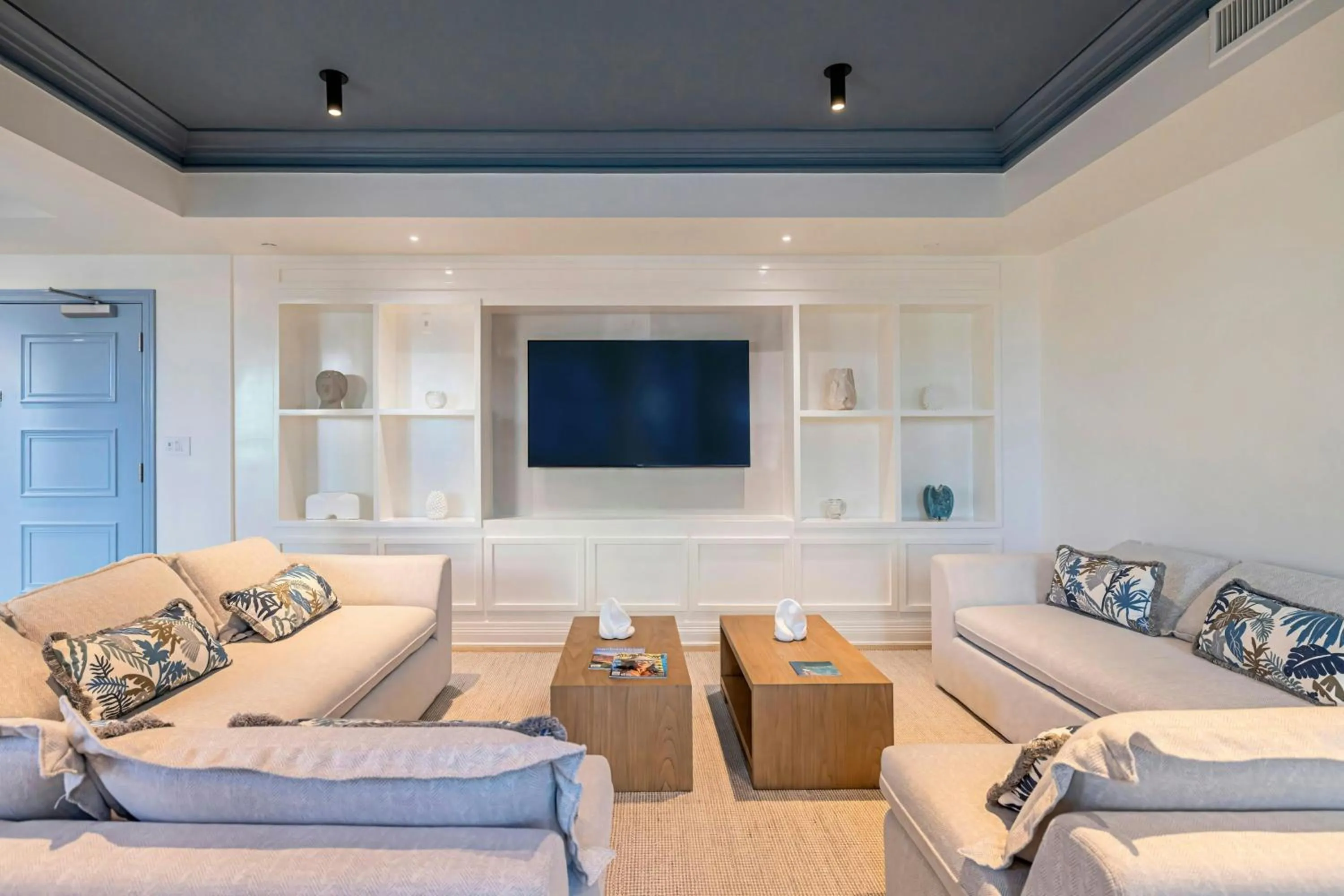 Living room in The Seagate Hotel, Golf & Beach Club, Autograph Collection