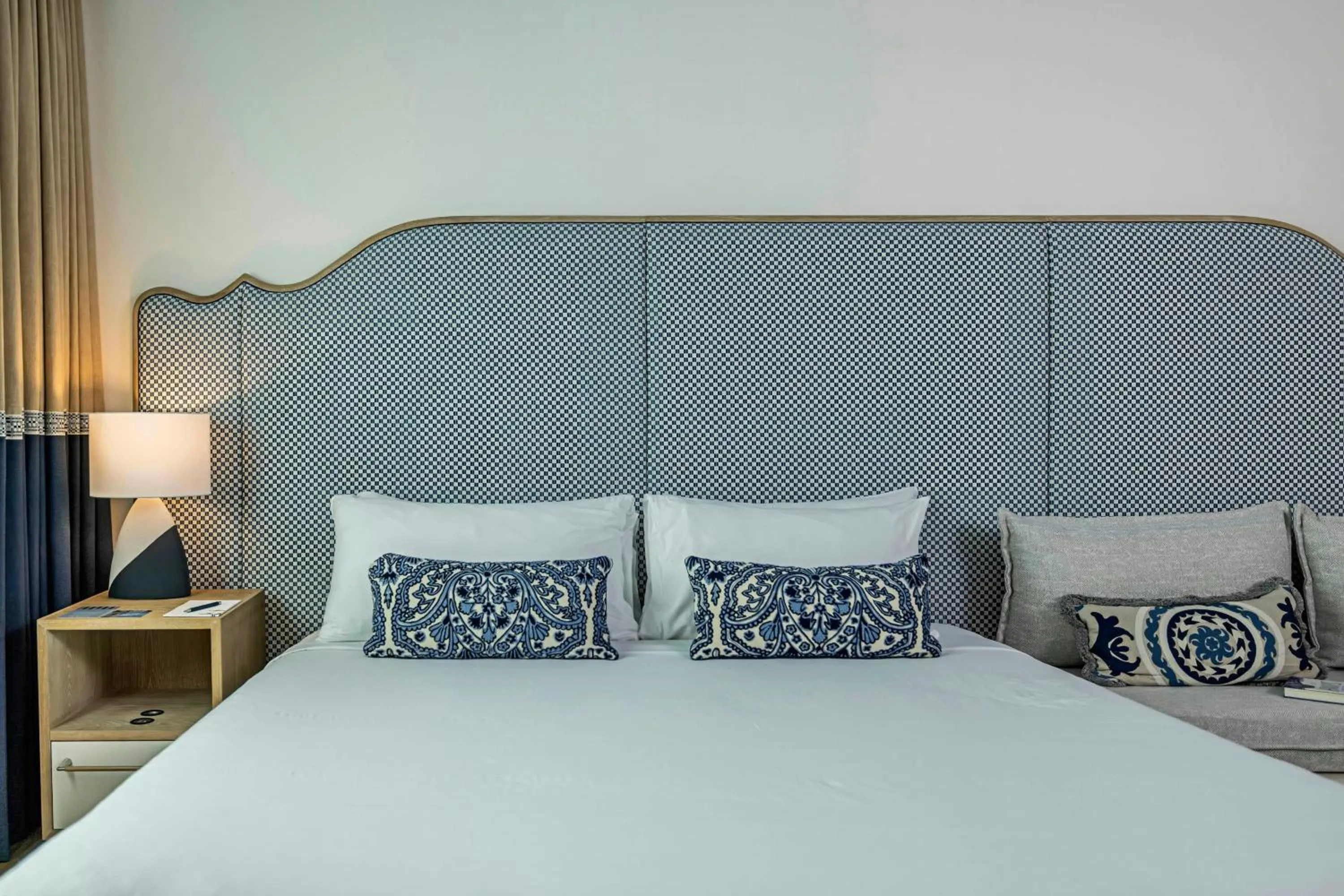 Bedroom, Bed in The Seagate Hotel, Golf & Beach Club, Autograph Collection