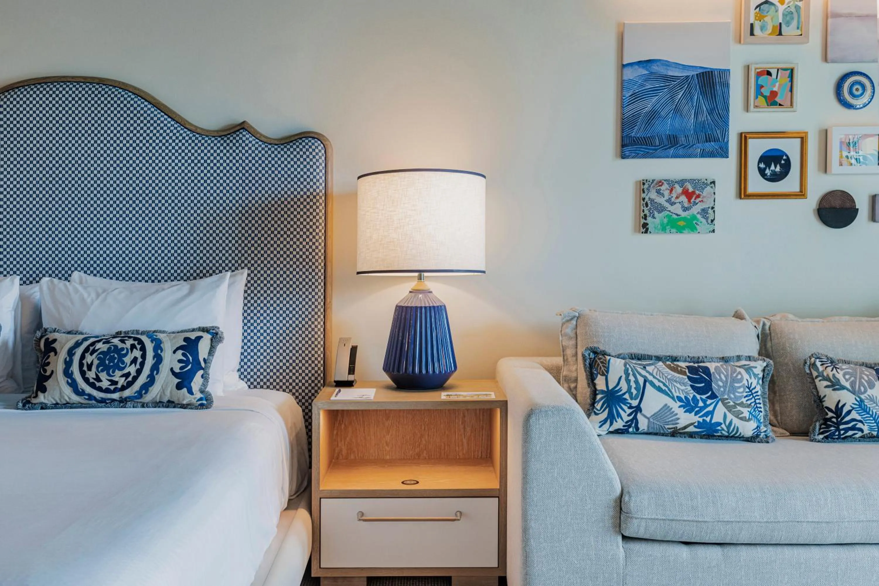 Bed in The Seagate Hotel, Golf & Beach Club, Autograph Collection