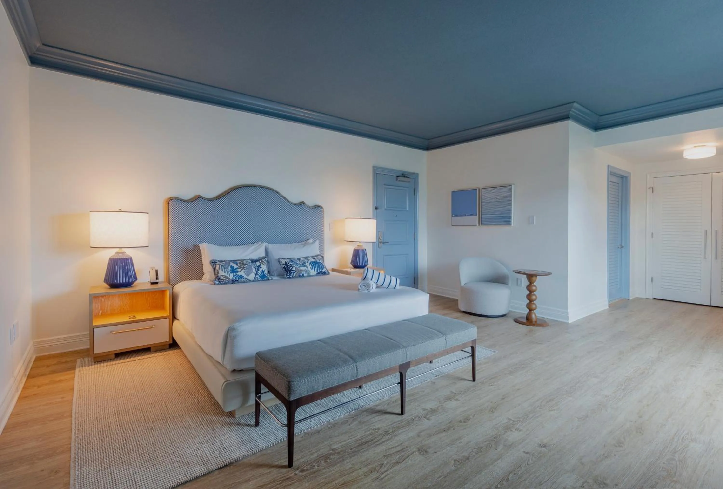 Guests, Bed in The Seagate Hotel, Golf & Beach Club, Autograph Collection