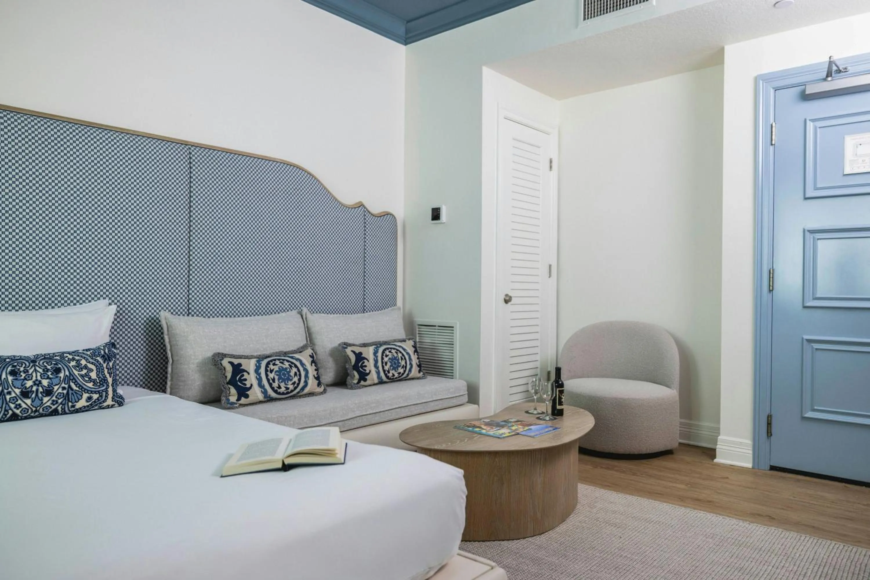 Photo of the whole room, Bed in The Seagate Hotel, Golf & Beach Club, Autograph Collection