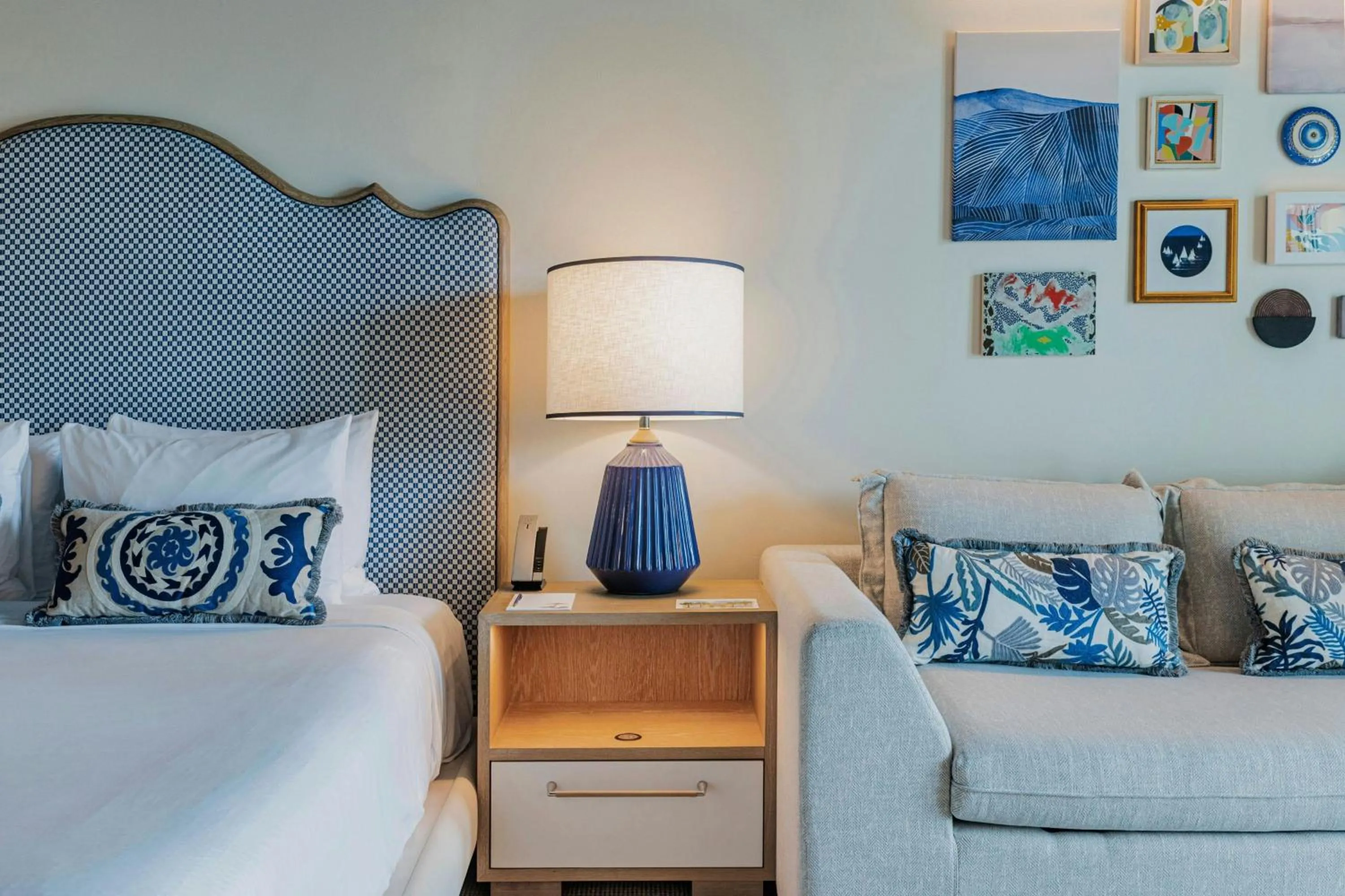 Swimming pool, Bed in The Seagate Hotel, Golf & Beach Club, Autograph Collection