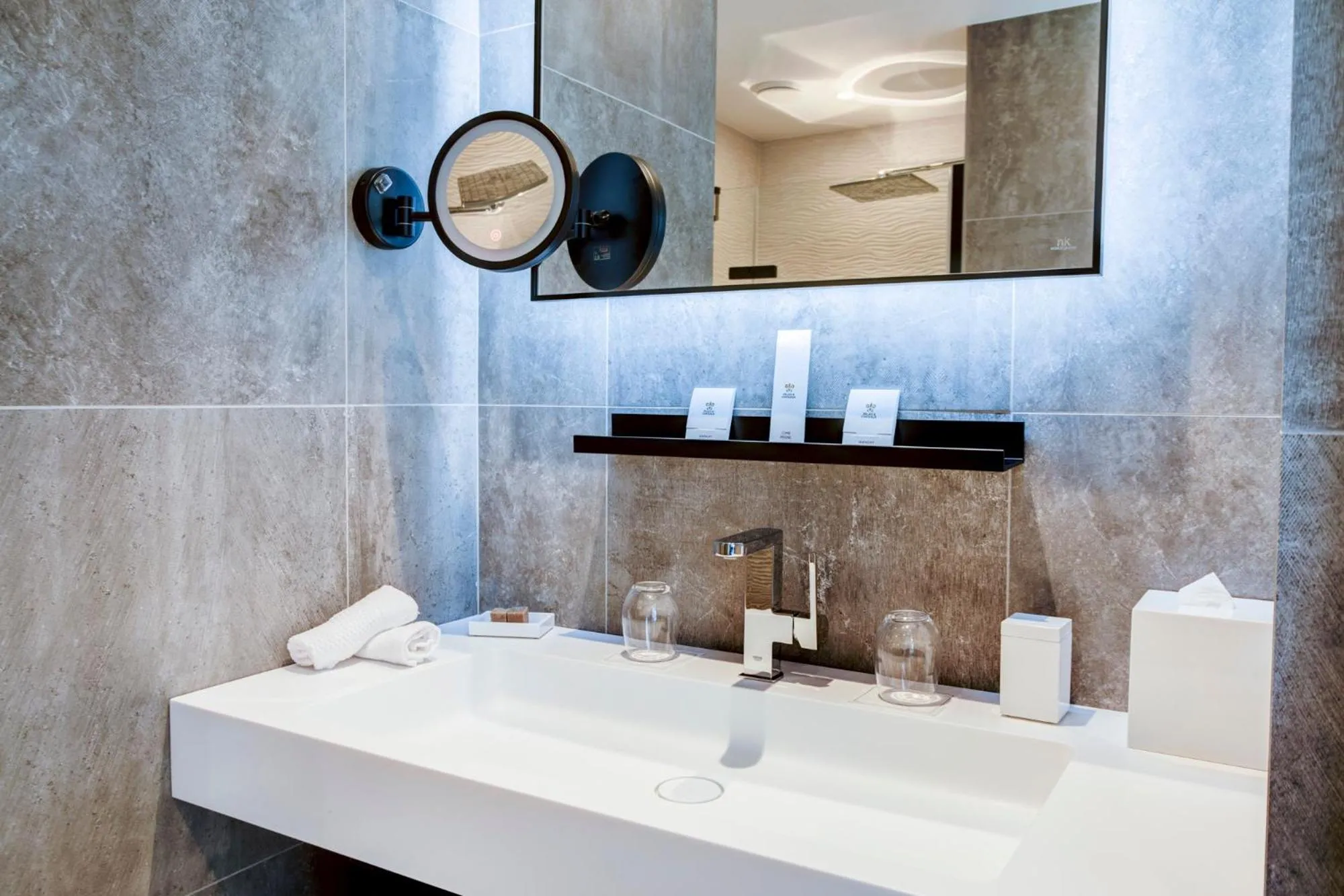 Bathroom in Fleur de Loire