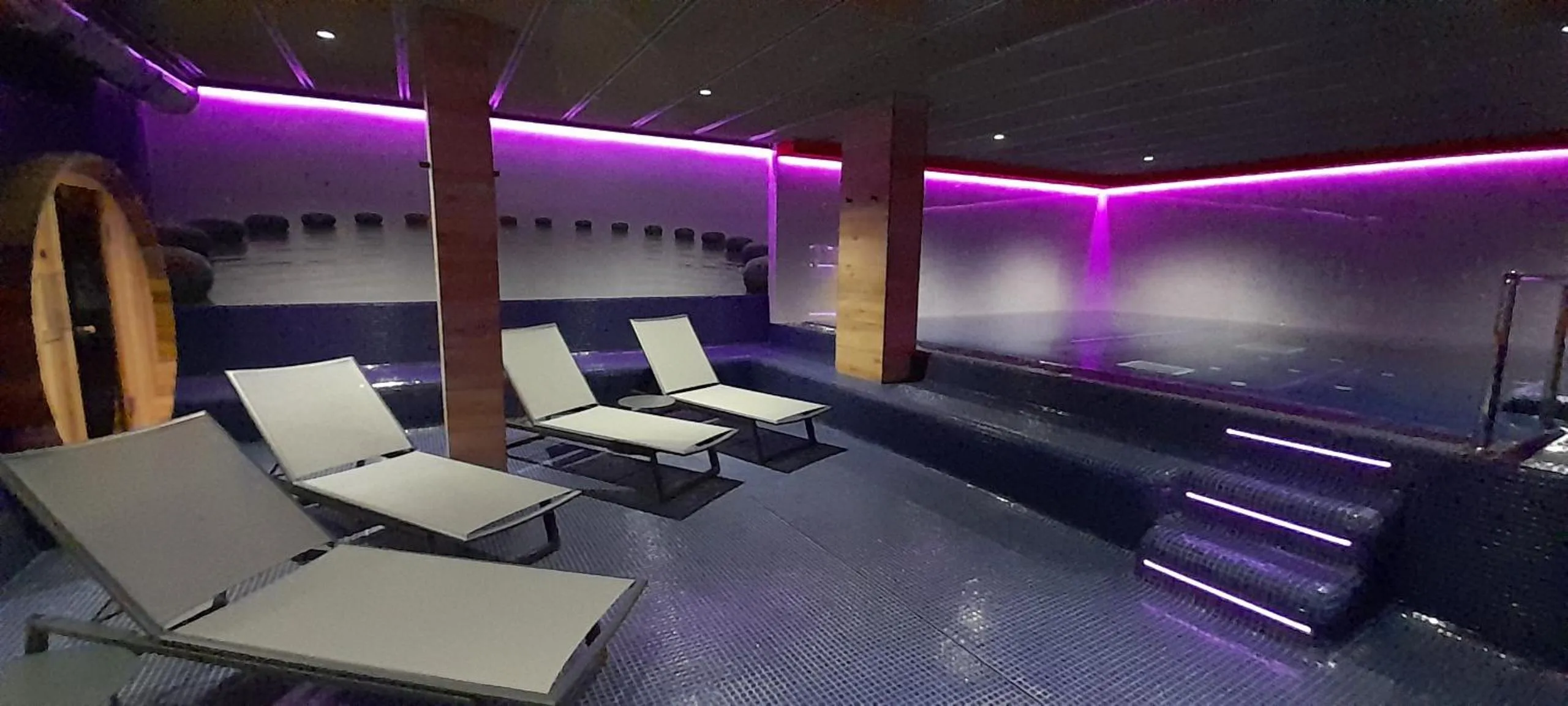 Spa and wellness centre/facilities in AZAHAR BEACH Red Apartments & Spa