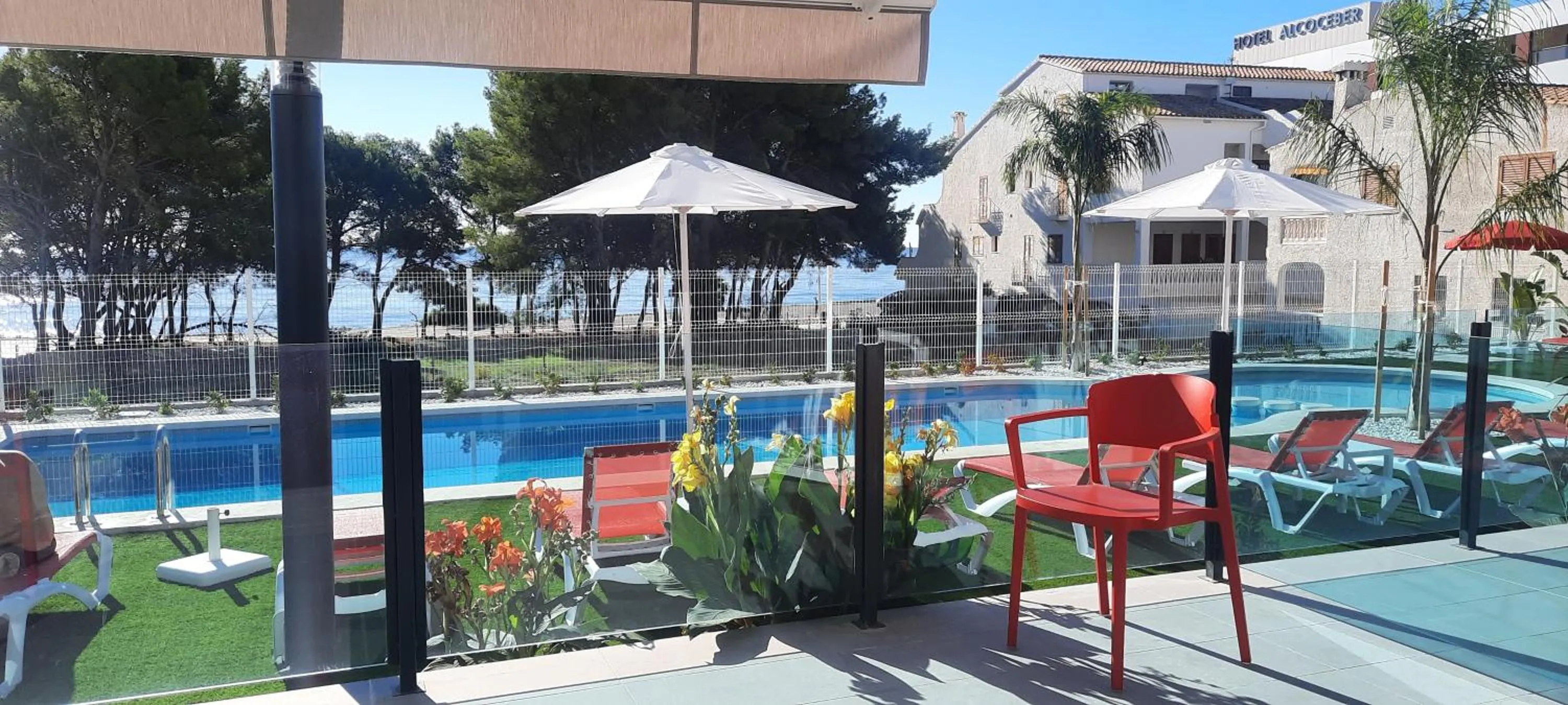 AZAHAR BEACH Red Apartments & Spa