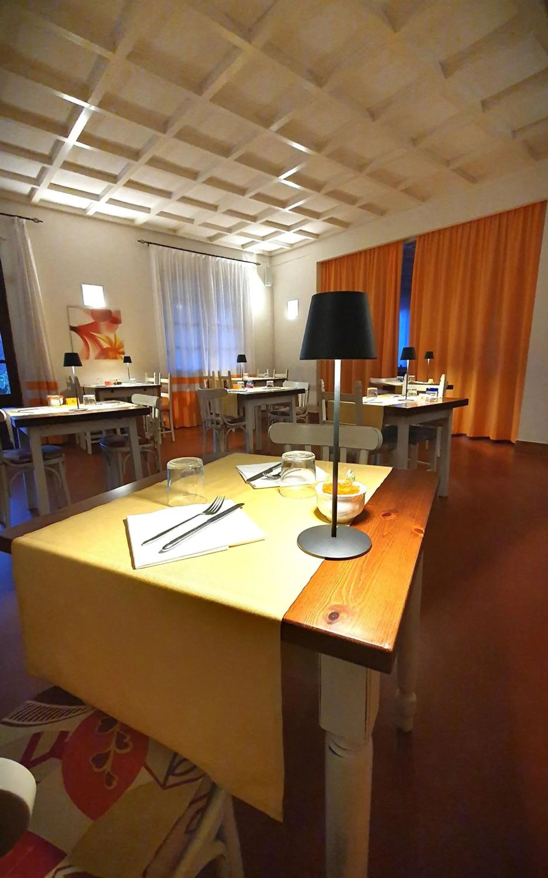 Restaurant/places to eat in Hotel Le Renaie