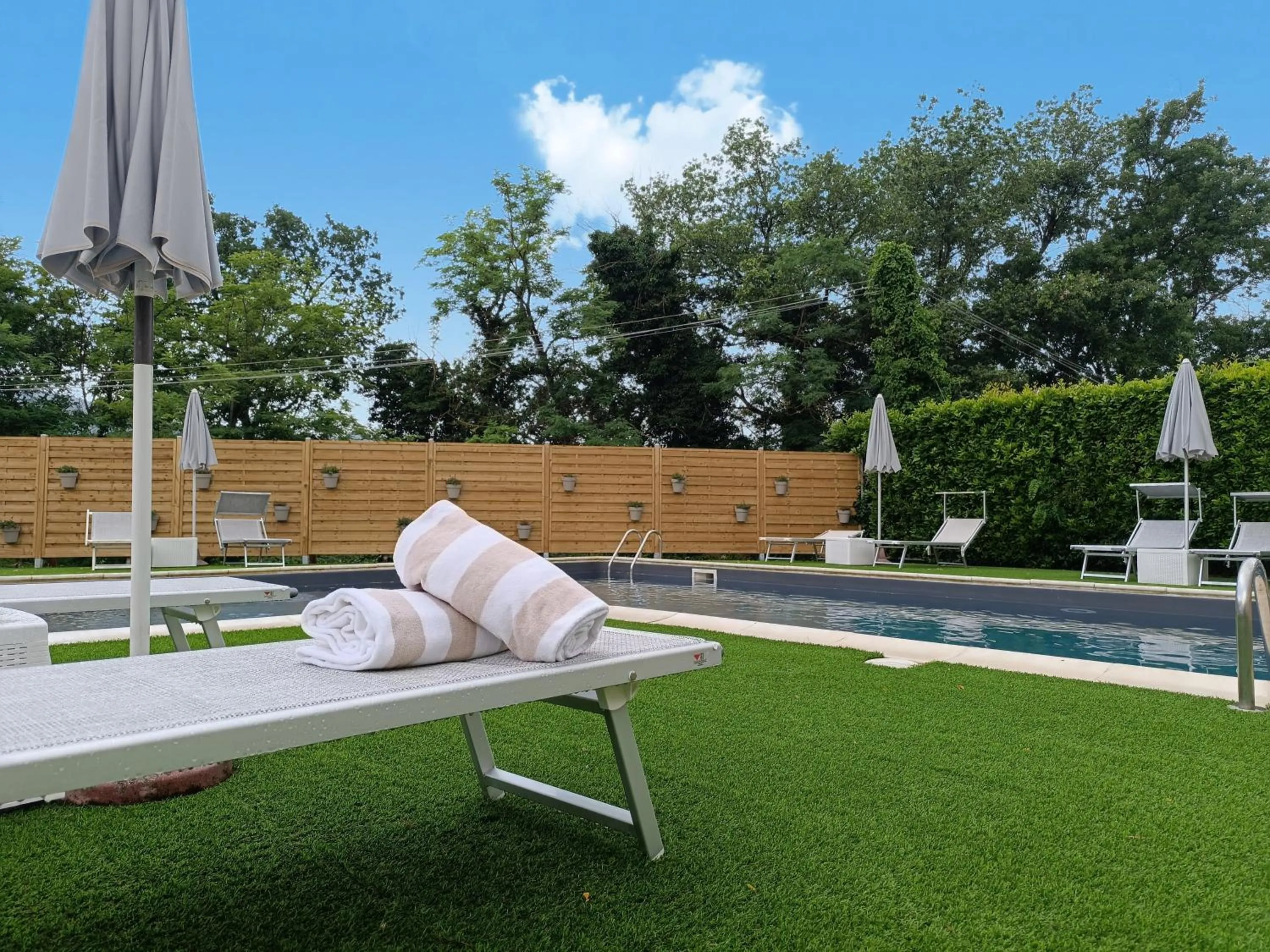 Swimming pool in Hotel Le Renaie