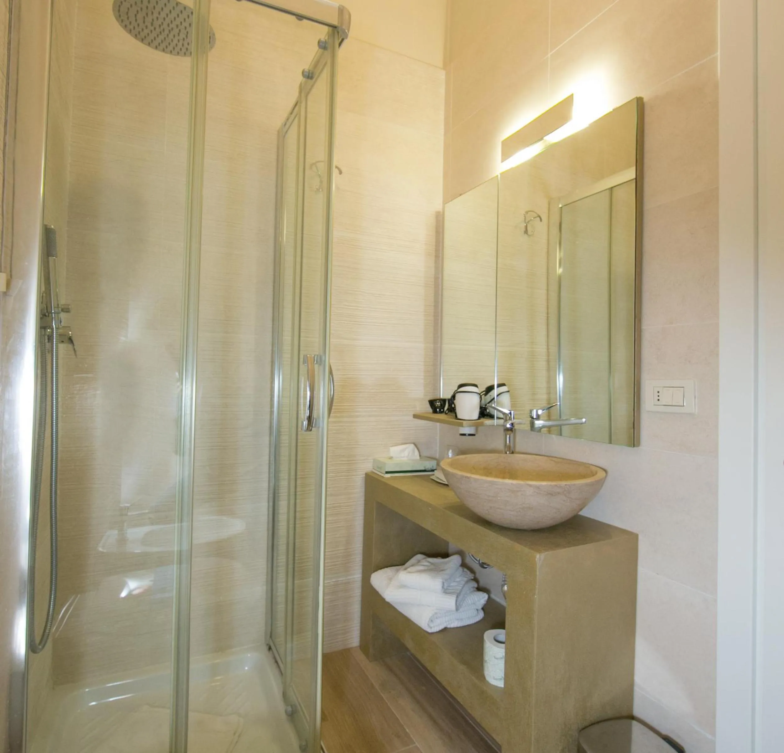 Shower in Hotel Ariston