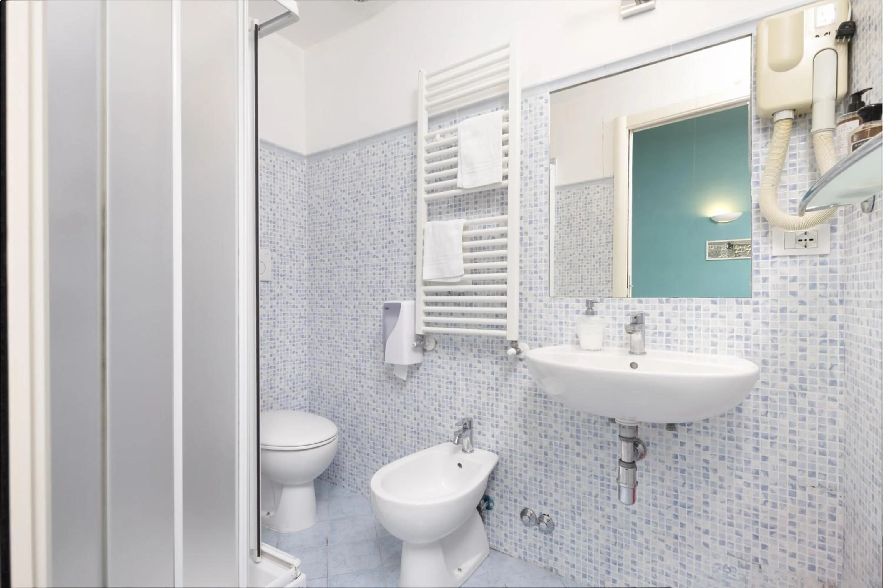 Shower in Hotel Jolì