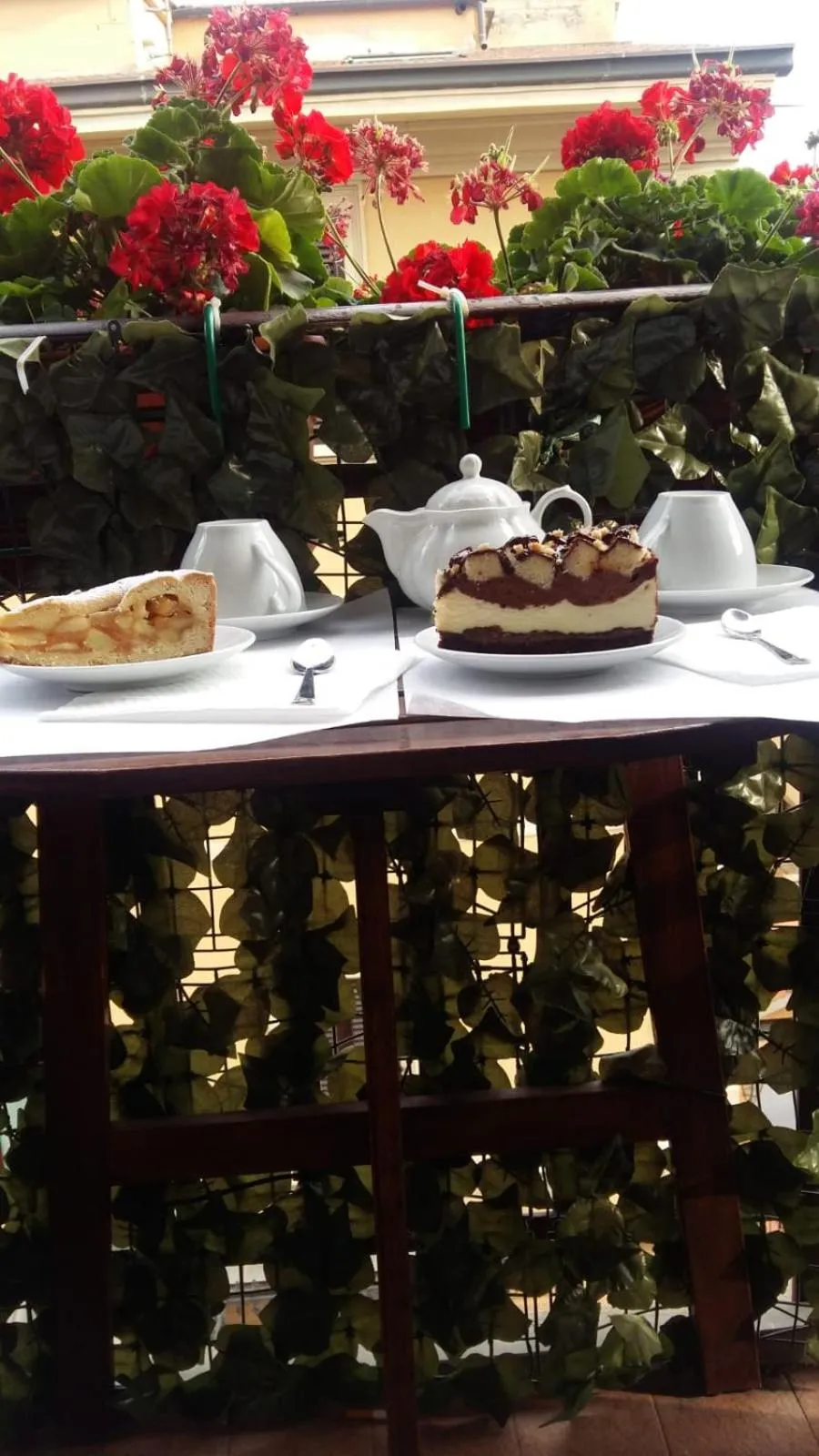 Buffet breakfast in Hotel Jolì