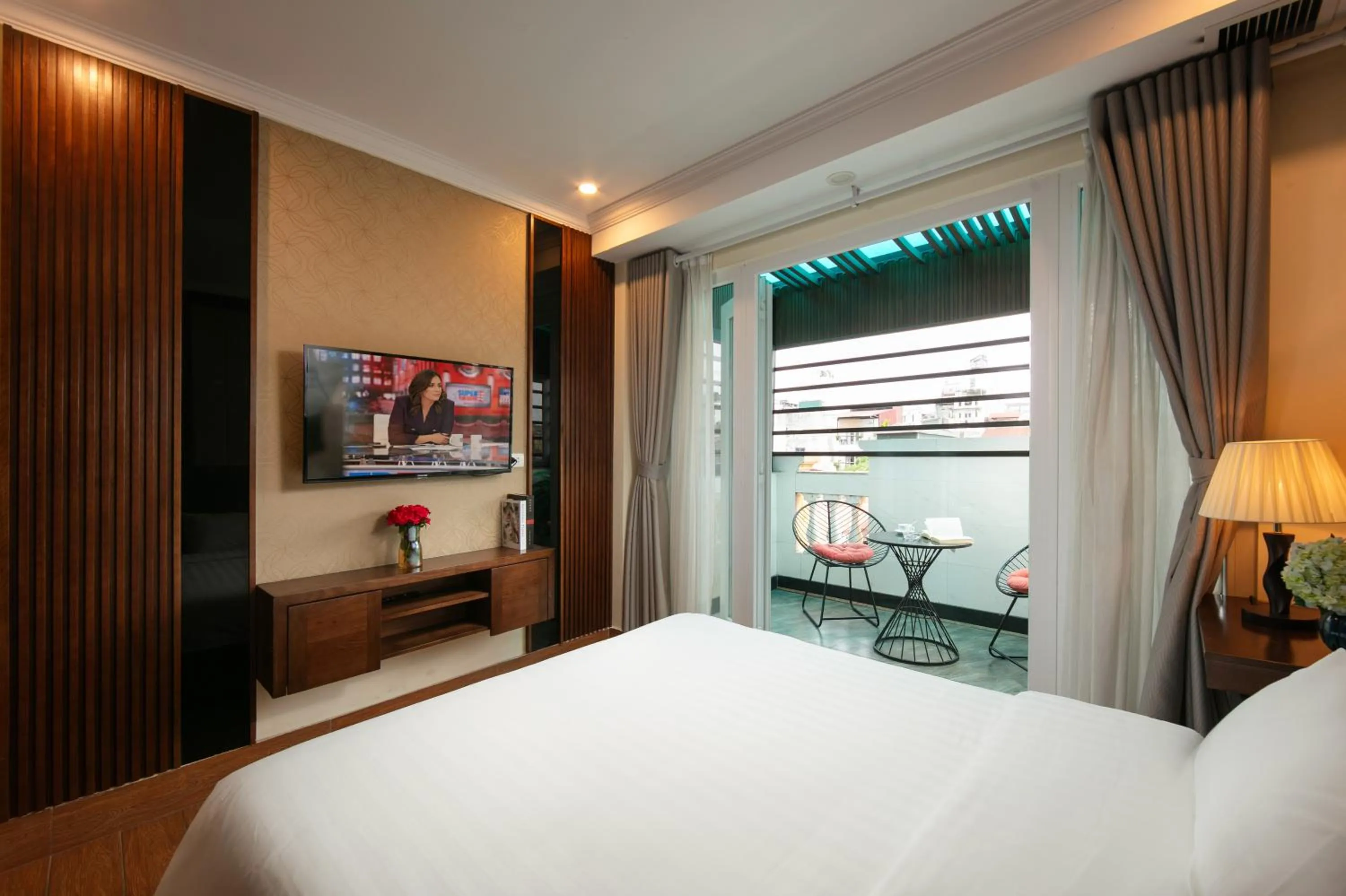 Bed in The West Hotel & Spa