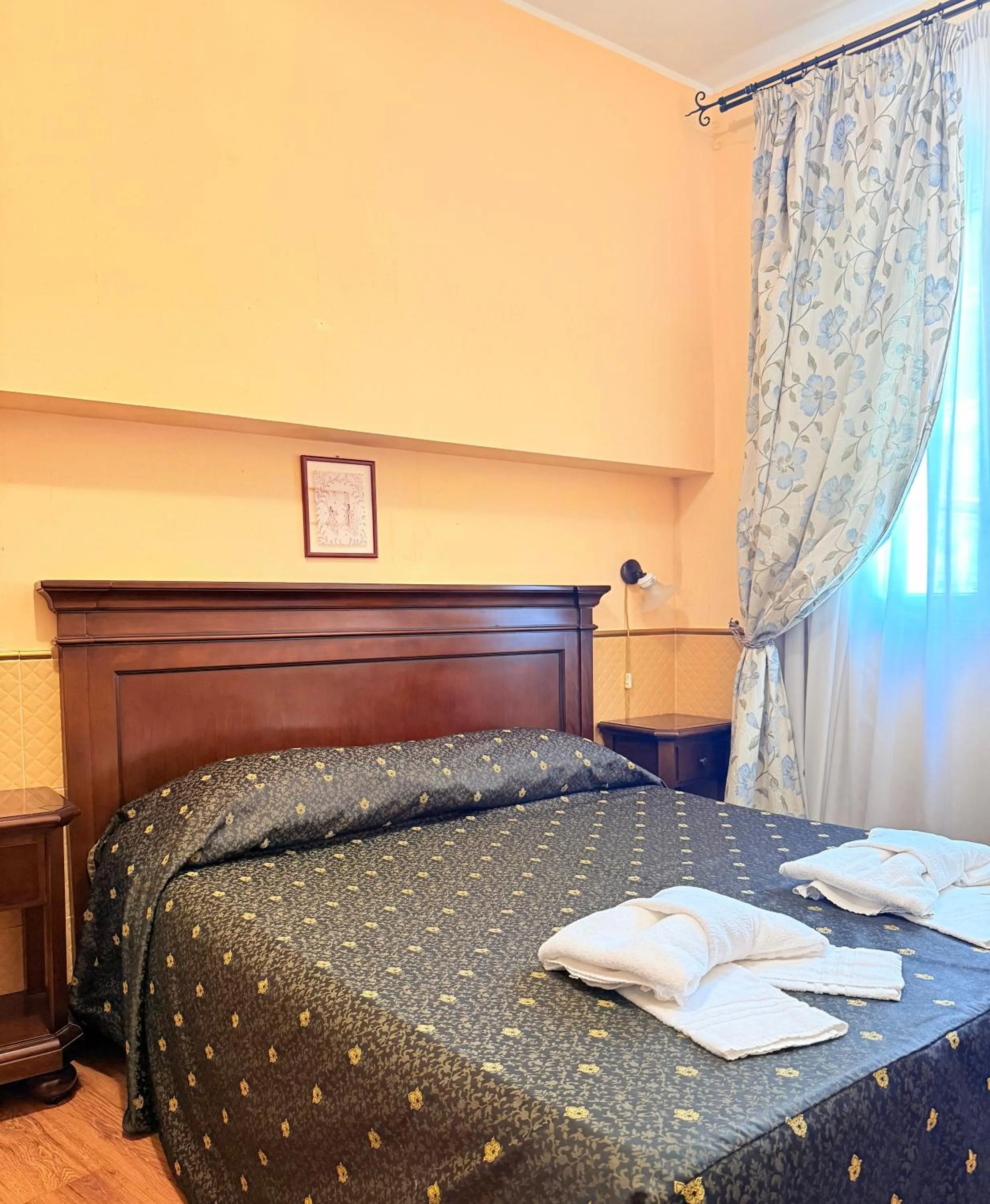 Photo of the whole room, Bed in Hotel Archimede Ortigia