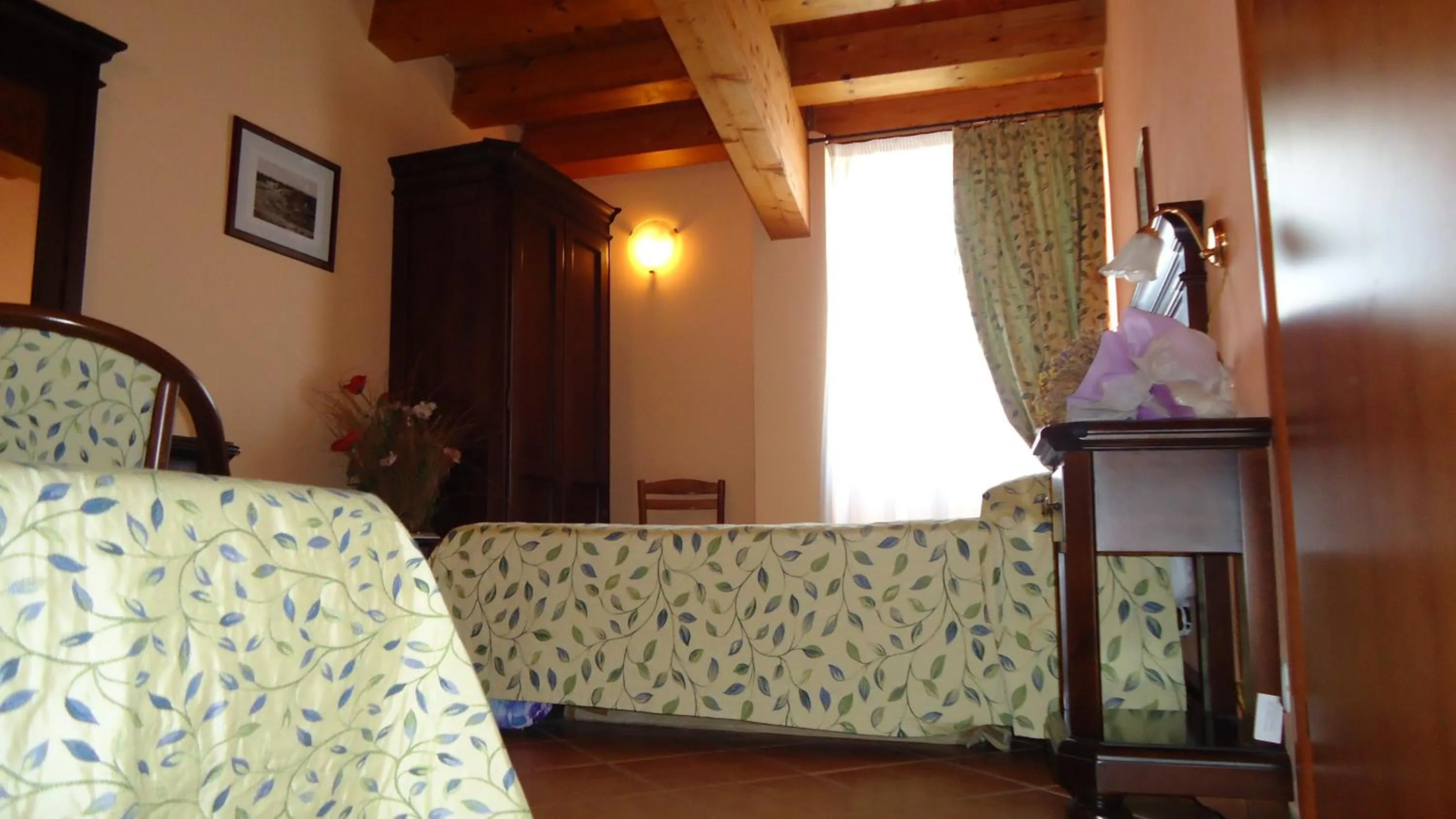 Photo of the whole room in Hotel Archimede Ortigia