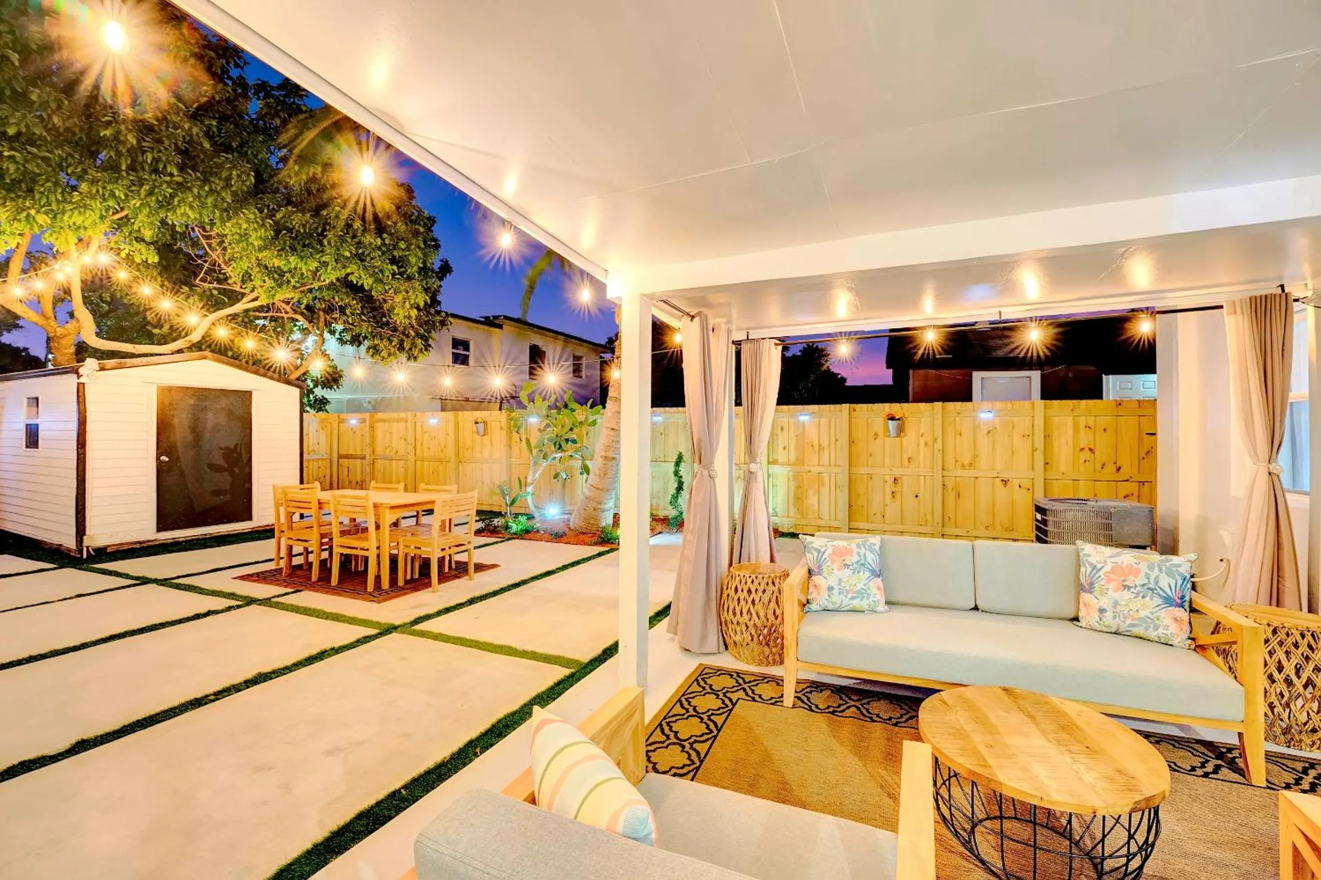 Property building in Casa Del Sol