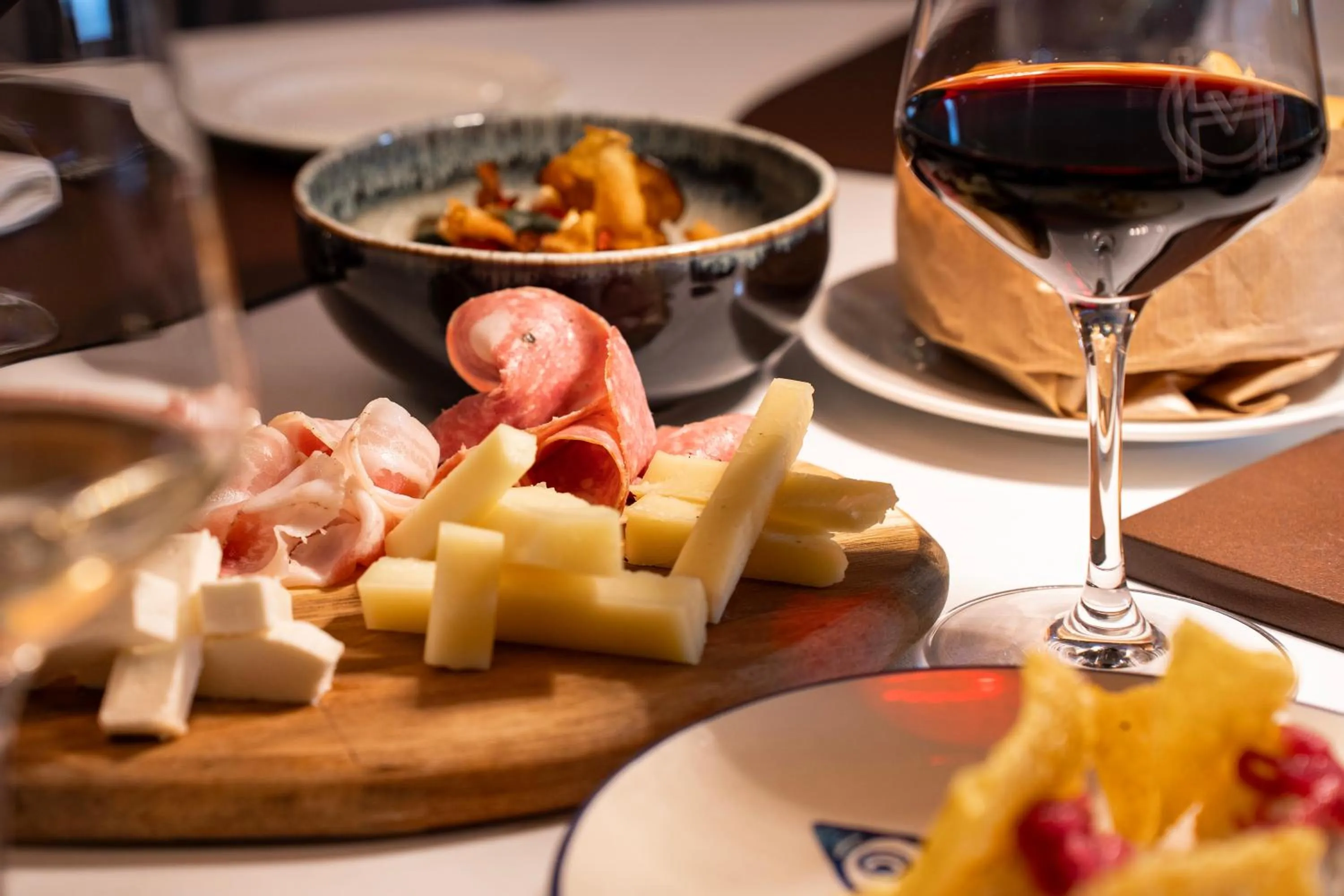 Restaurant/places to eat in GHV Hotel