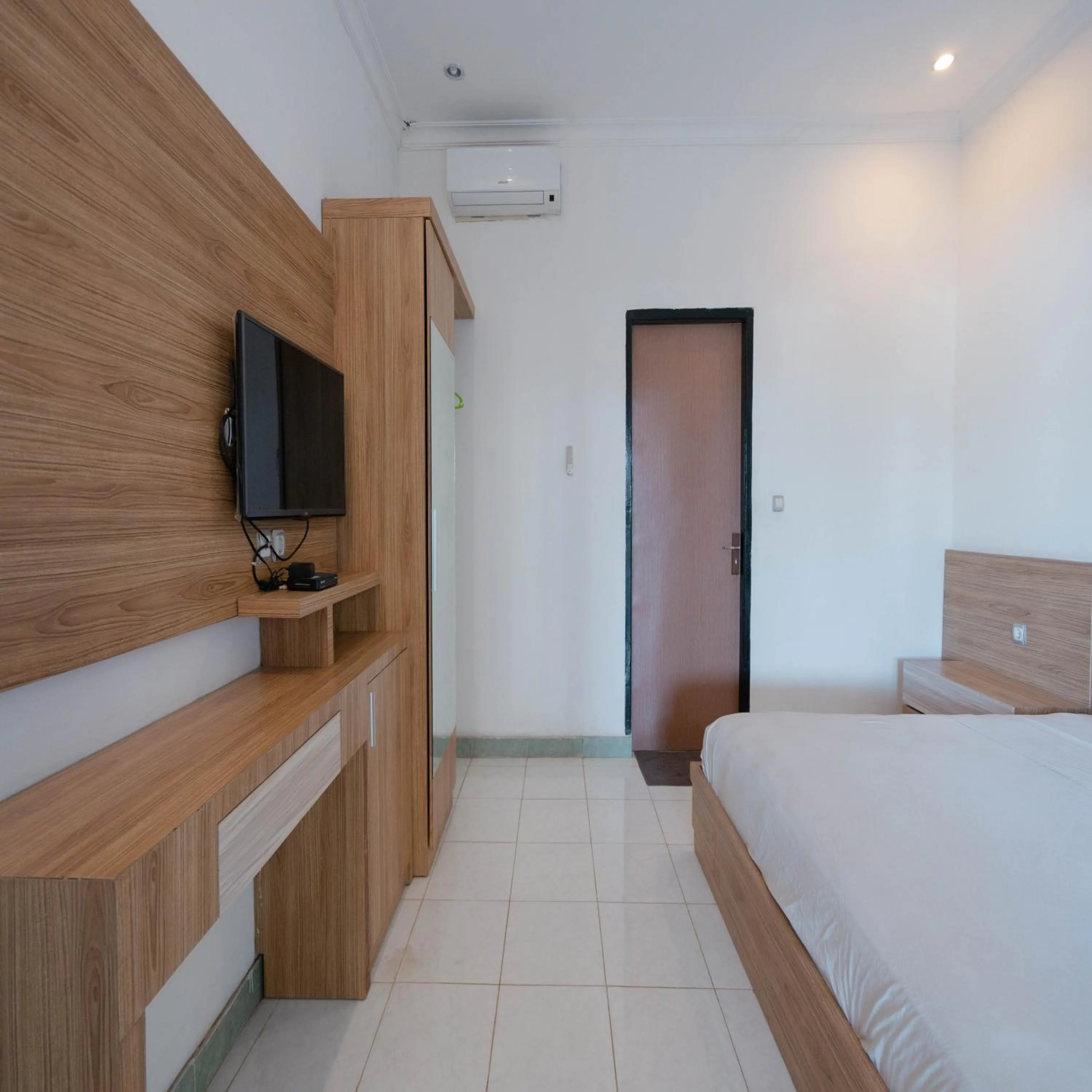 TV and multimedia in Gili White Bamboo Resort