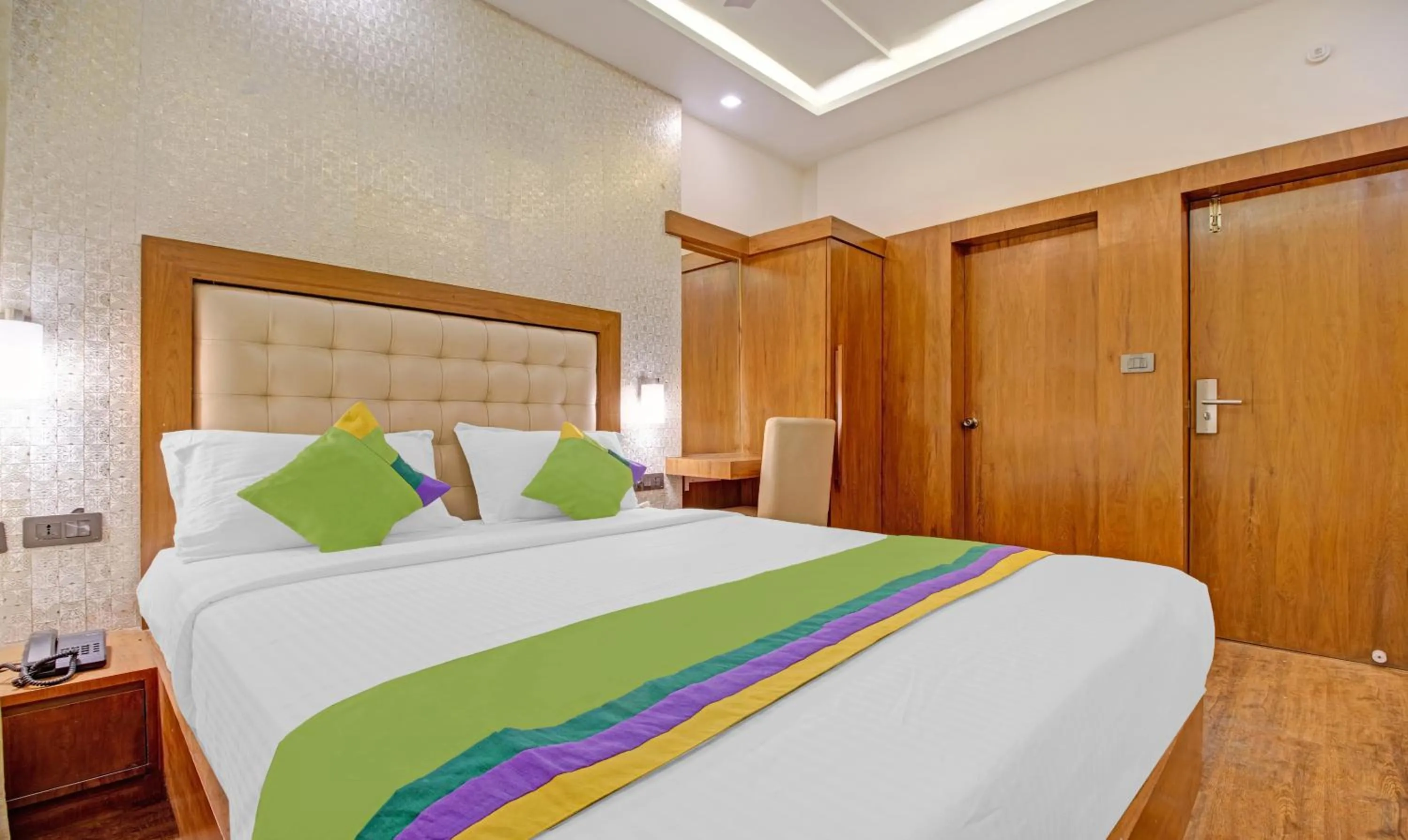 Bedroom, Bed in Treebo White Inn