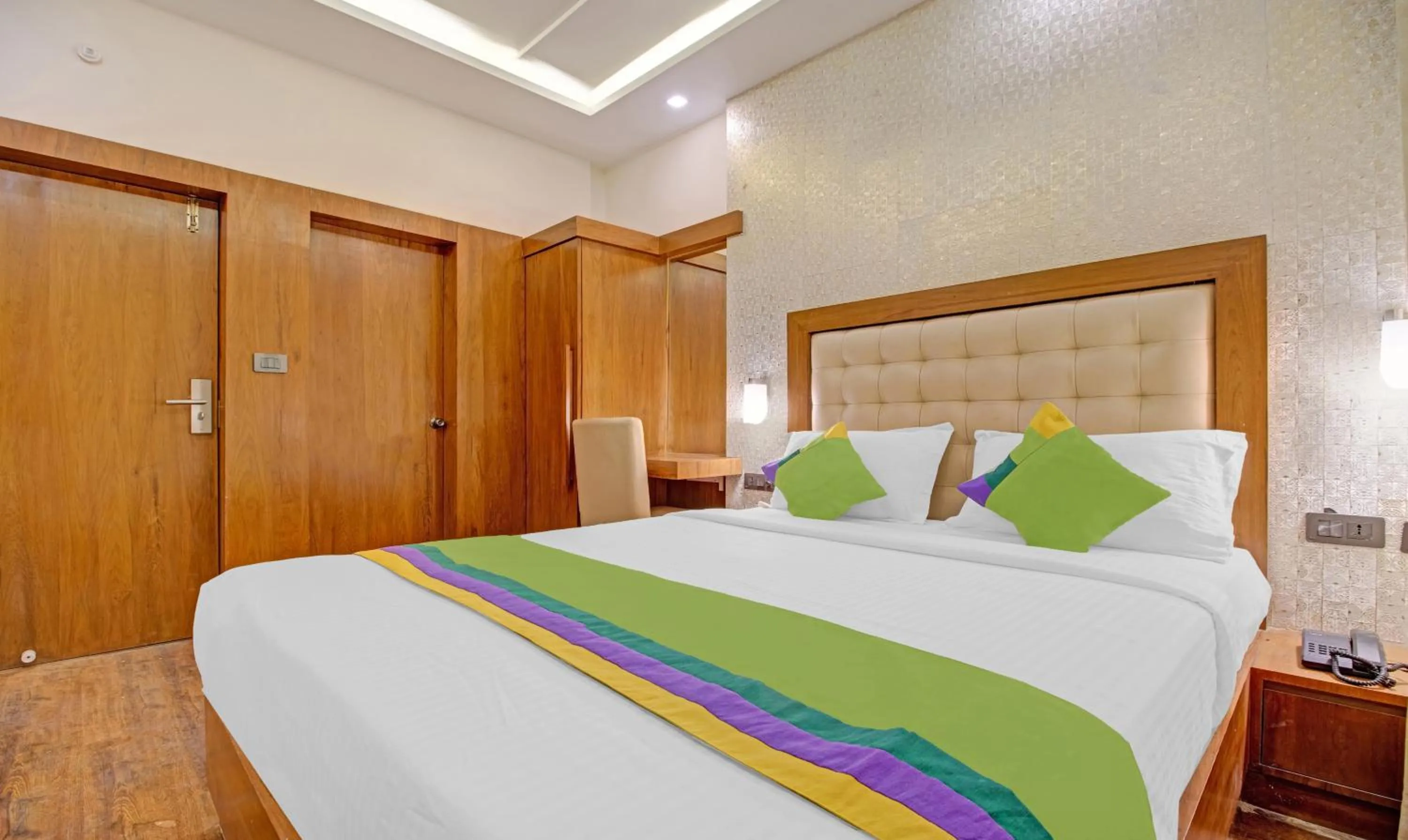 Bedroom, Bed in Treebo White Inn