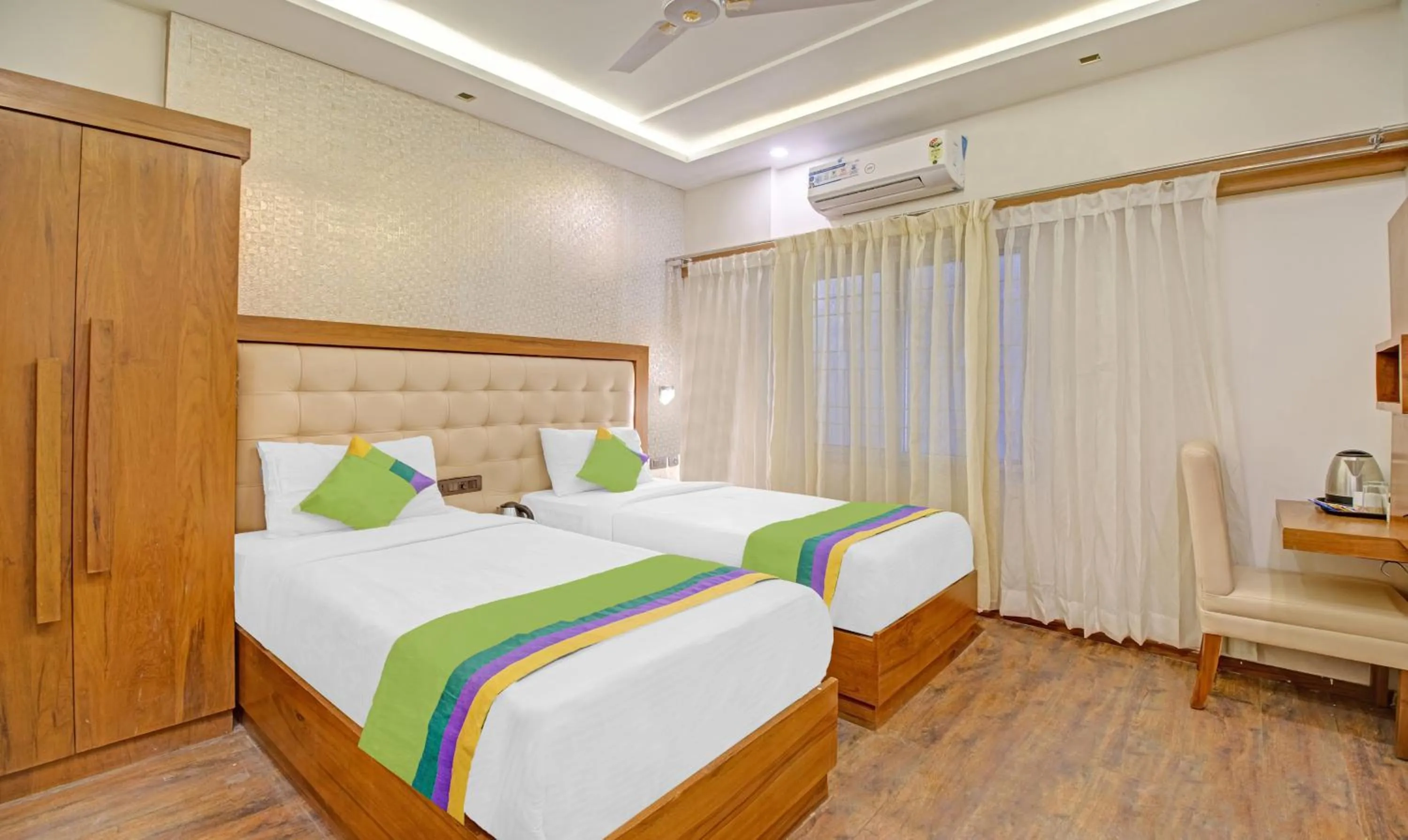 Bedroom, Bed in Treebo White Inn