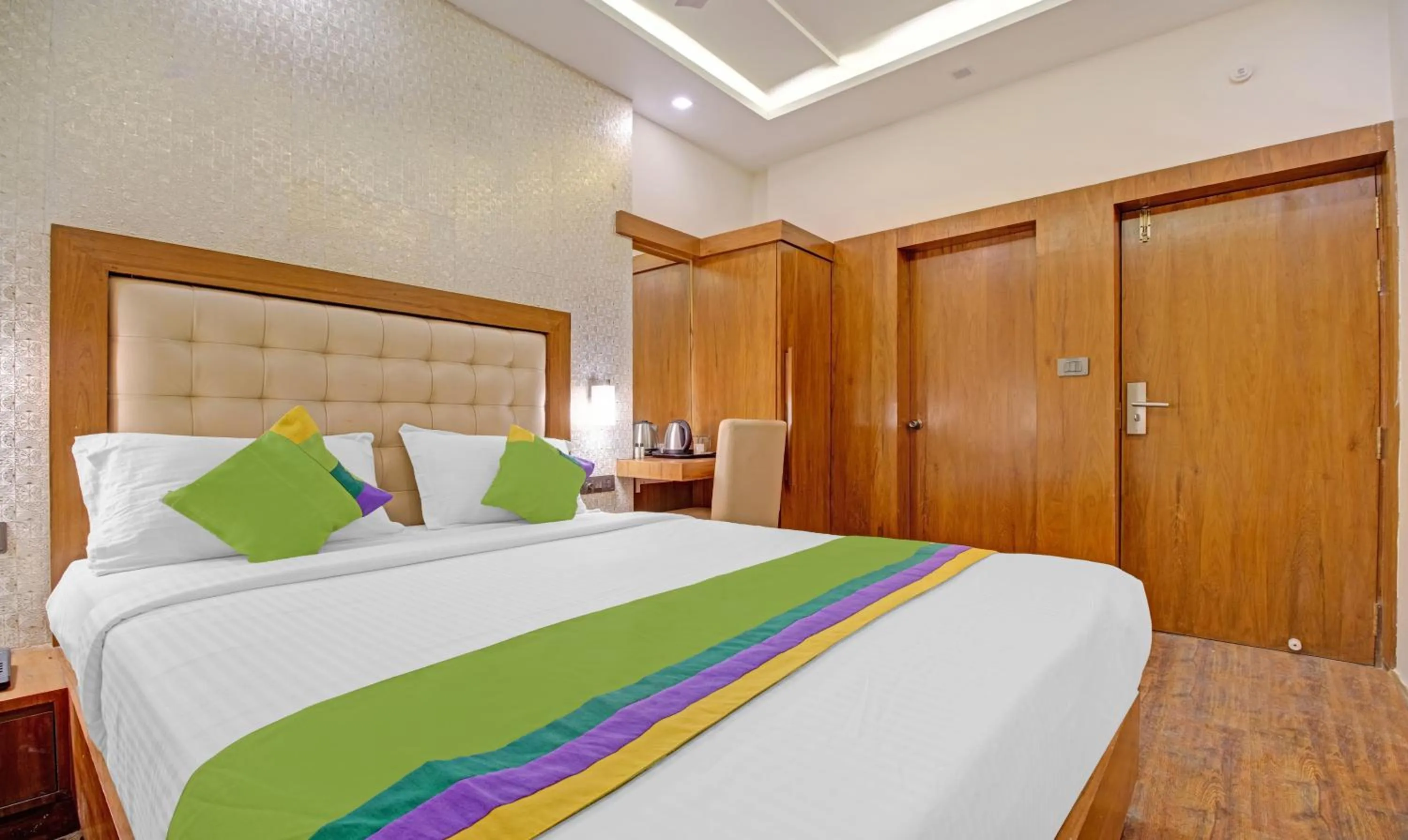 Bedroom, Bed in Treebo White Inn