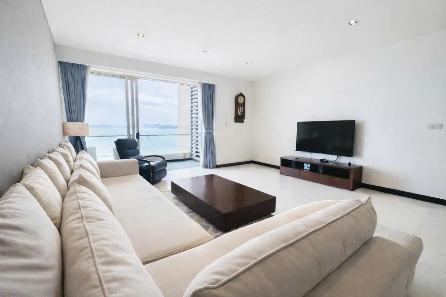 Guests in The Sea Luxury Nha Trang Apartment