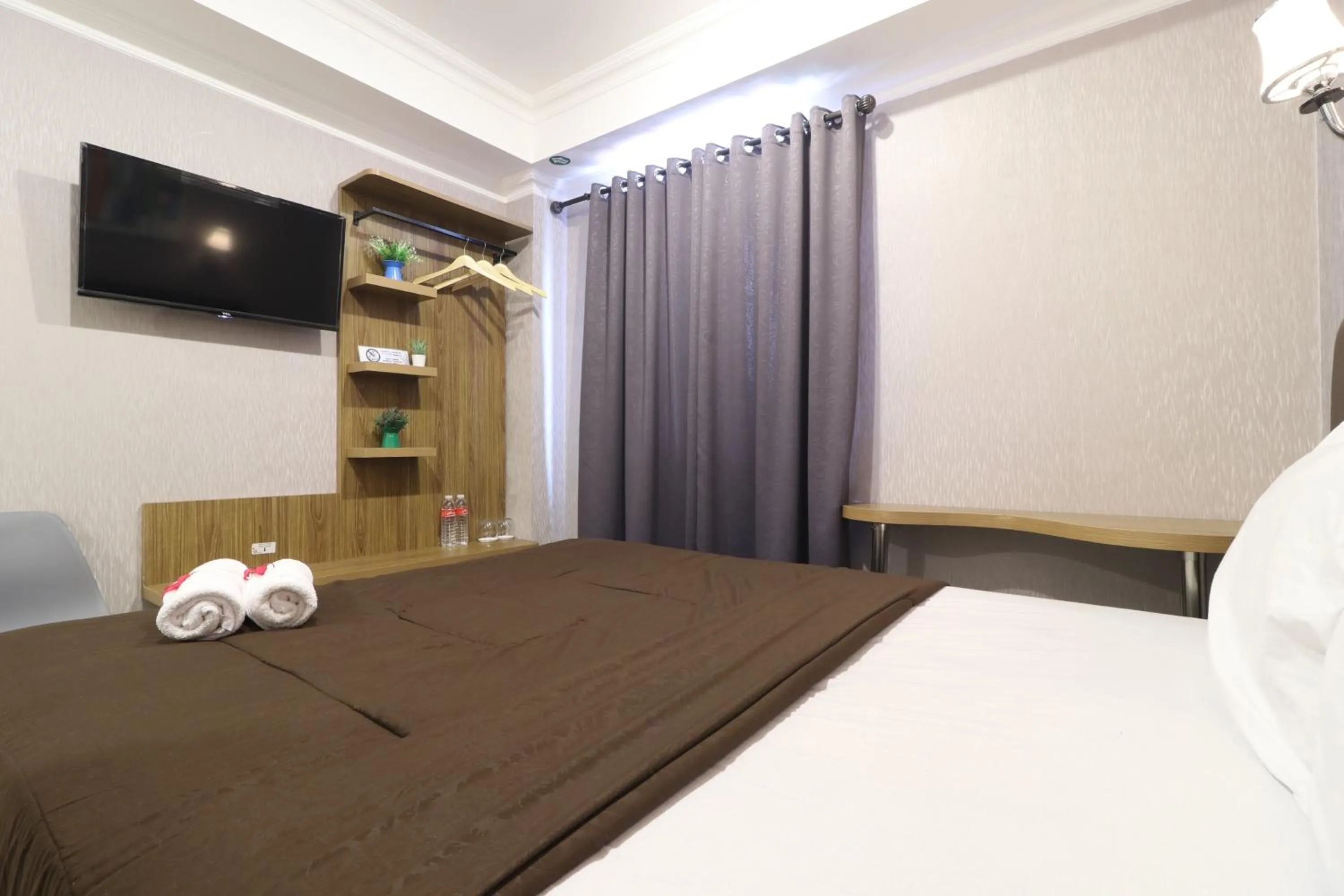 Bed in Flamenco Urban Living