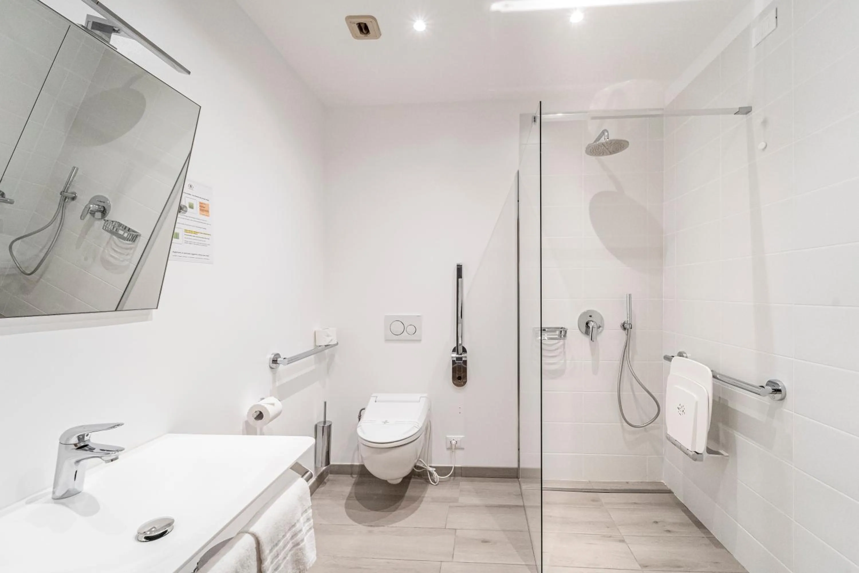 Bathroom in Hotel Italia