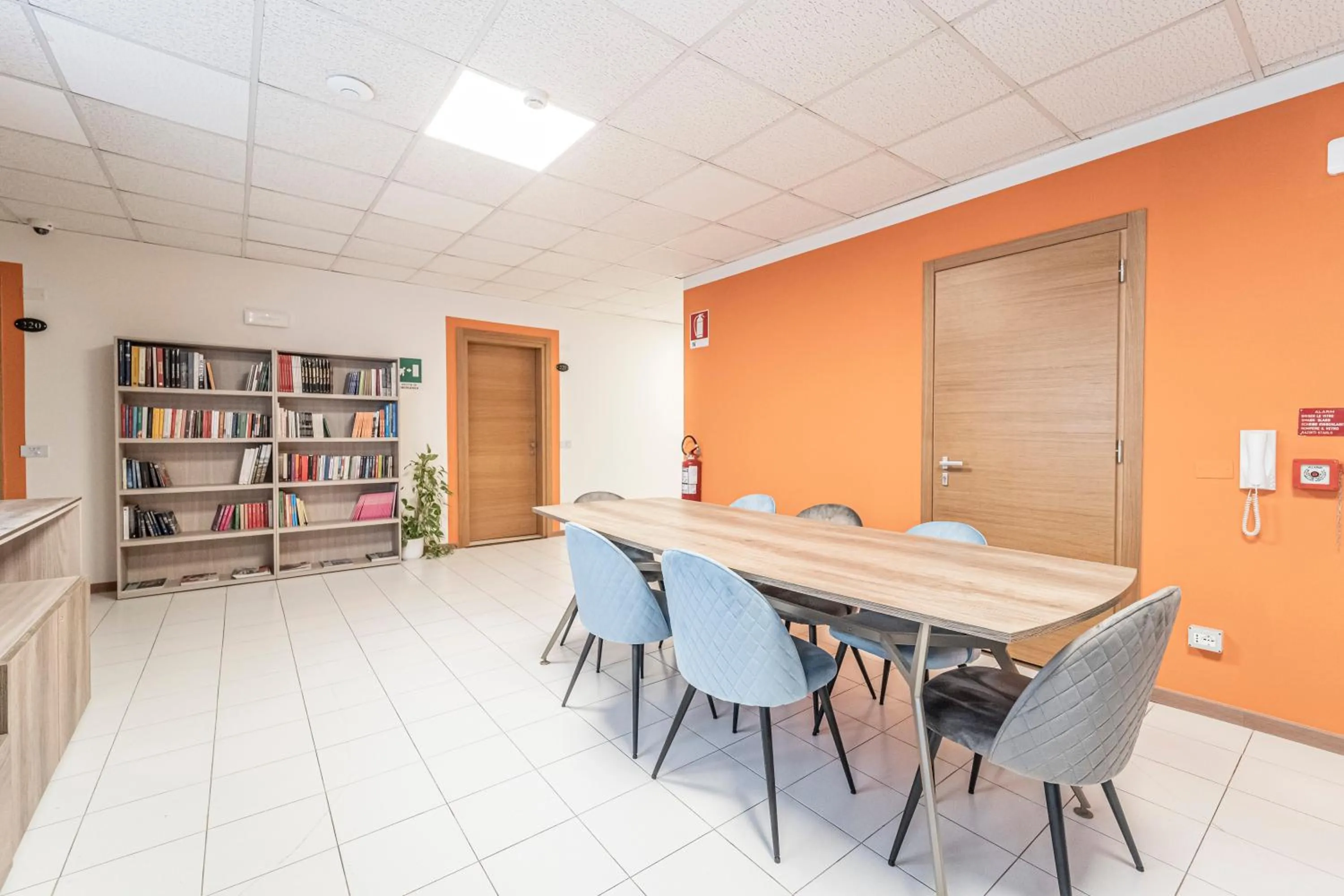 Library in Hotel Italia